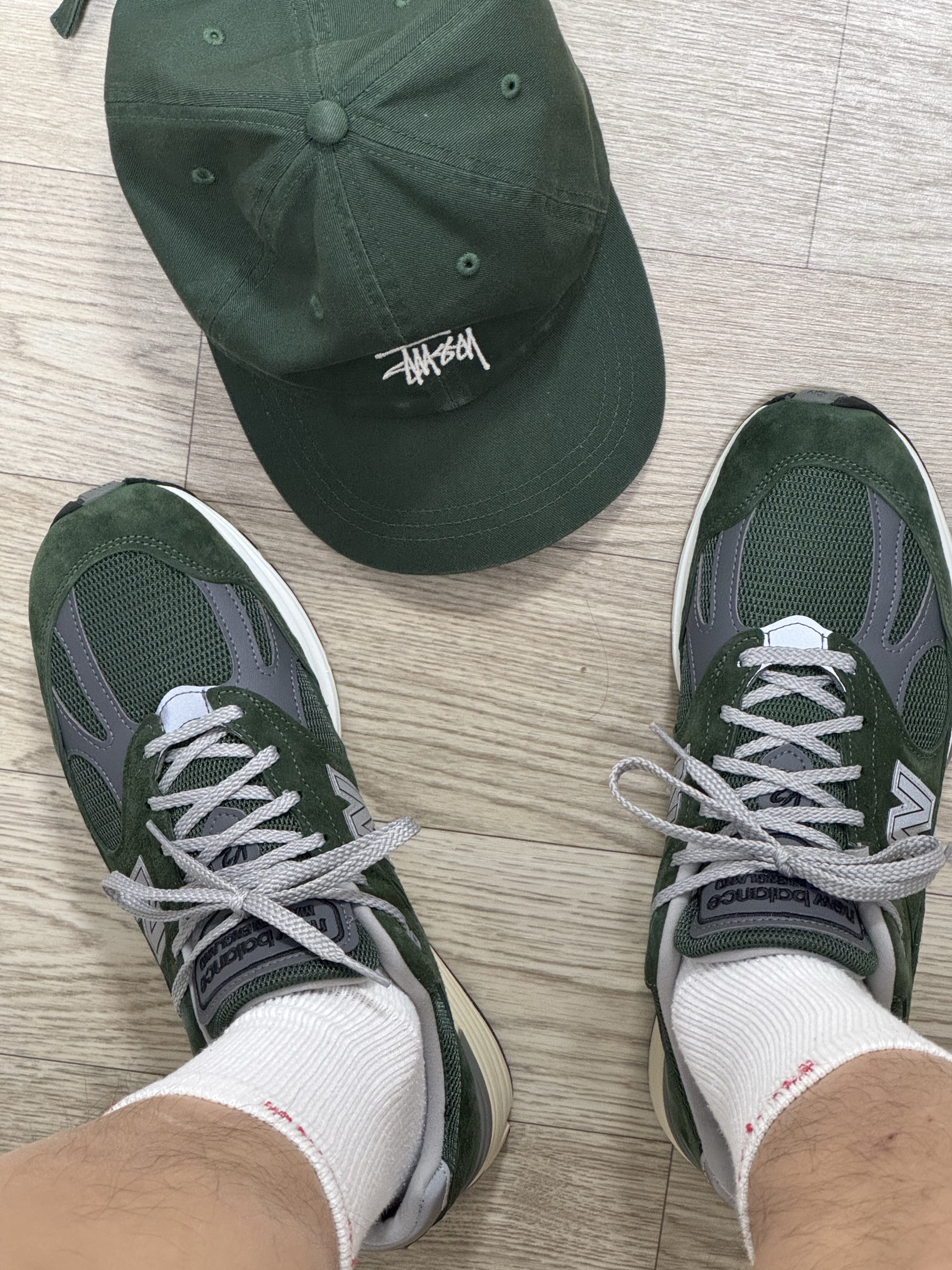 New Balance 991v2 Made in UK Kombu Green, Stussy Basic Stock Low Pro Cap Forest 착용 스타일