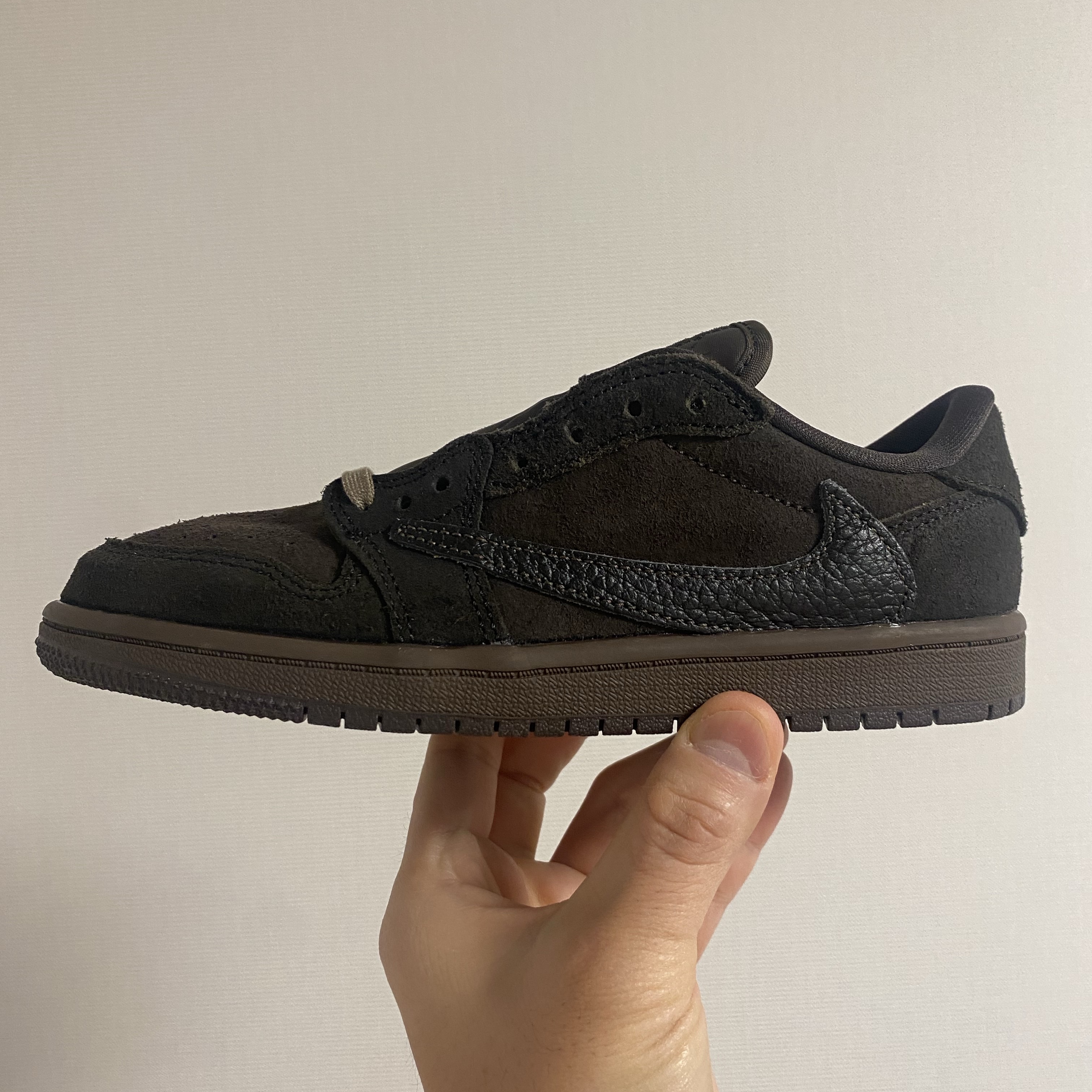 Jordan 1 x Travis Scott Retro Low OG SP Velvet Brown and Dark Mocha, (PS) Jordan 1 x Travis Scott Retro Low OG SP Velvet Brown and Dark Mocha 착용 스타일 - 2