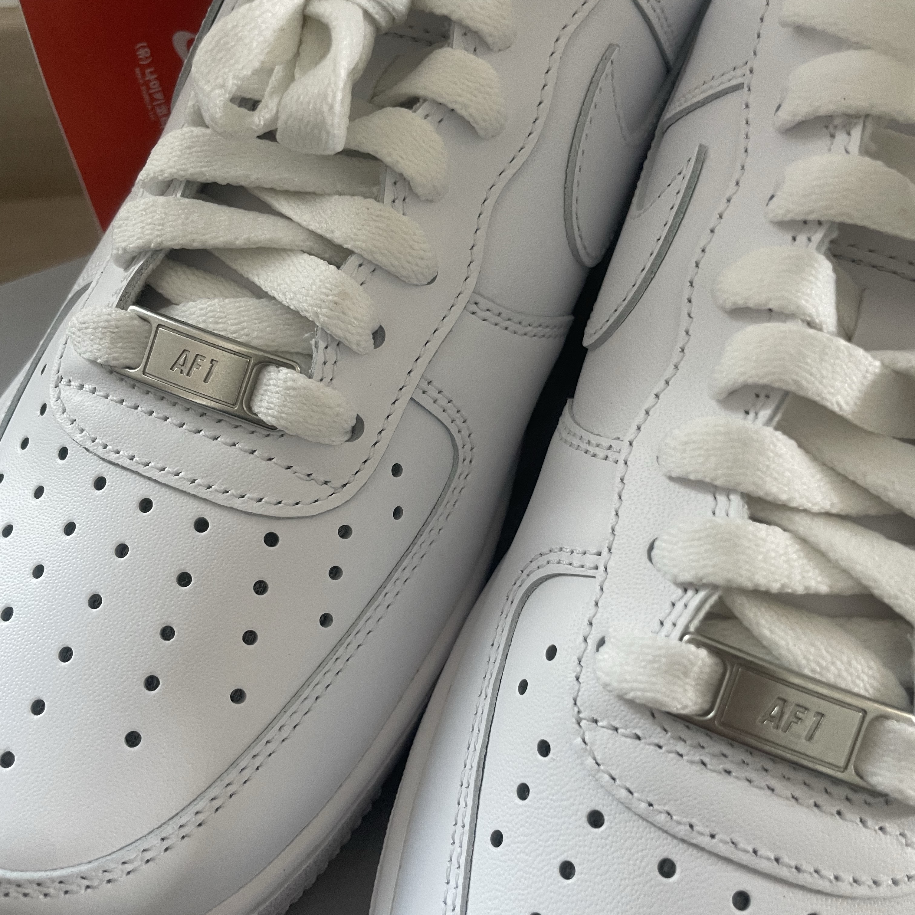 Nike Air Force 1 '07 Low White 착용 스타일 - 2