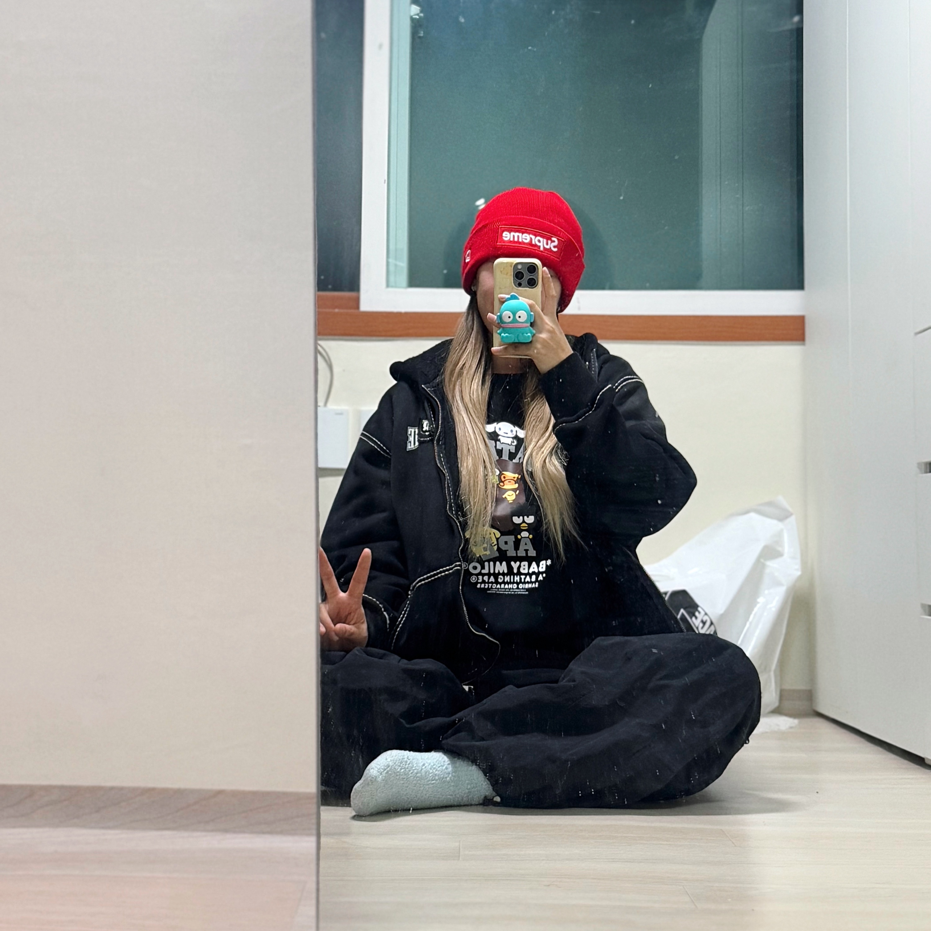 Supreme x True Religion Zip Up Hooded Sweatshirt Black - 22FW, BAPE Baby Milo x Sanrio Characters T-Shirt #1 Black - Ginza Store Exclusive 착용 스타일