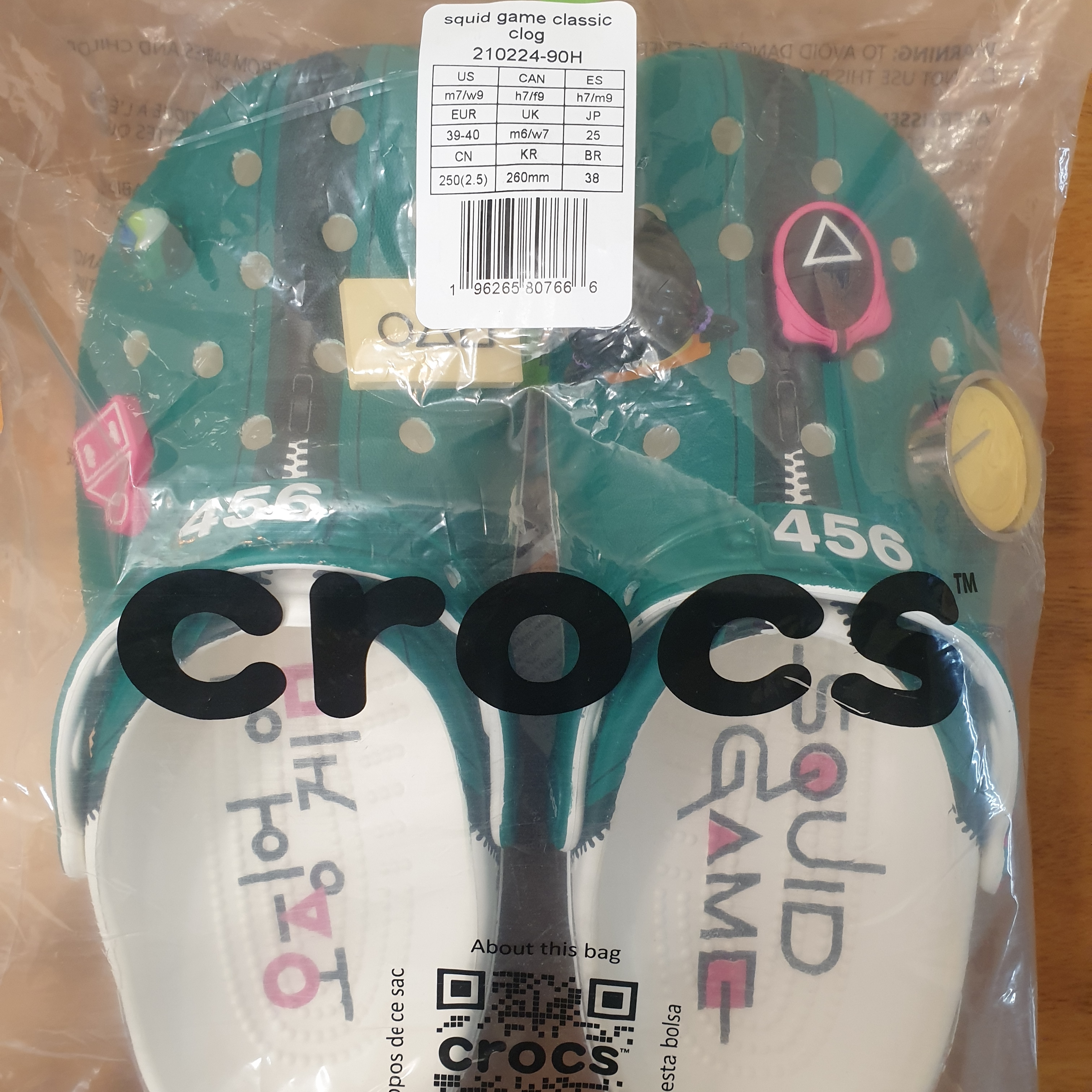 Crocs x Squid Game Classic Clog Multi 착용 스타일
