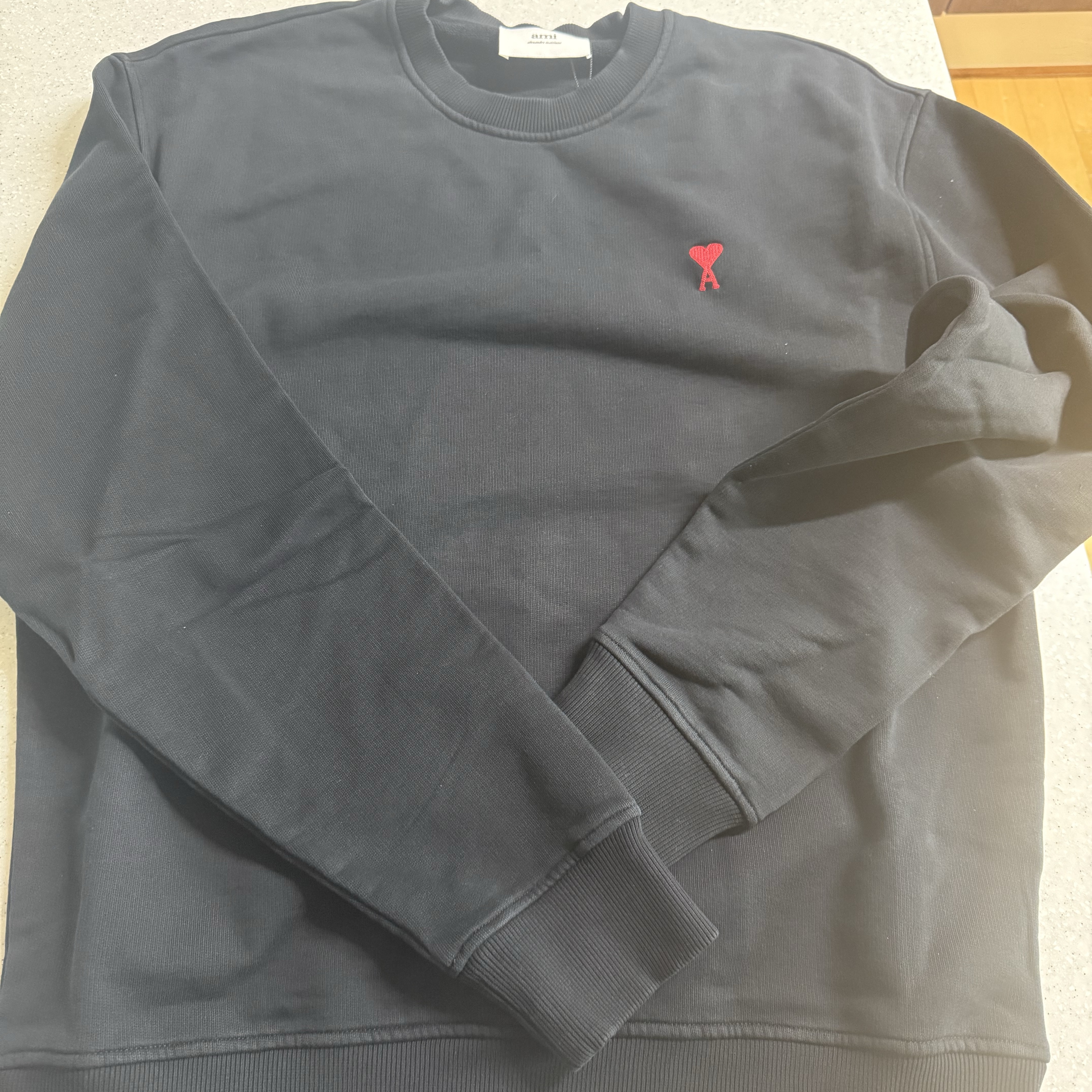 AMI de Coeur Sweatshirt Black 착용 스타일