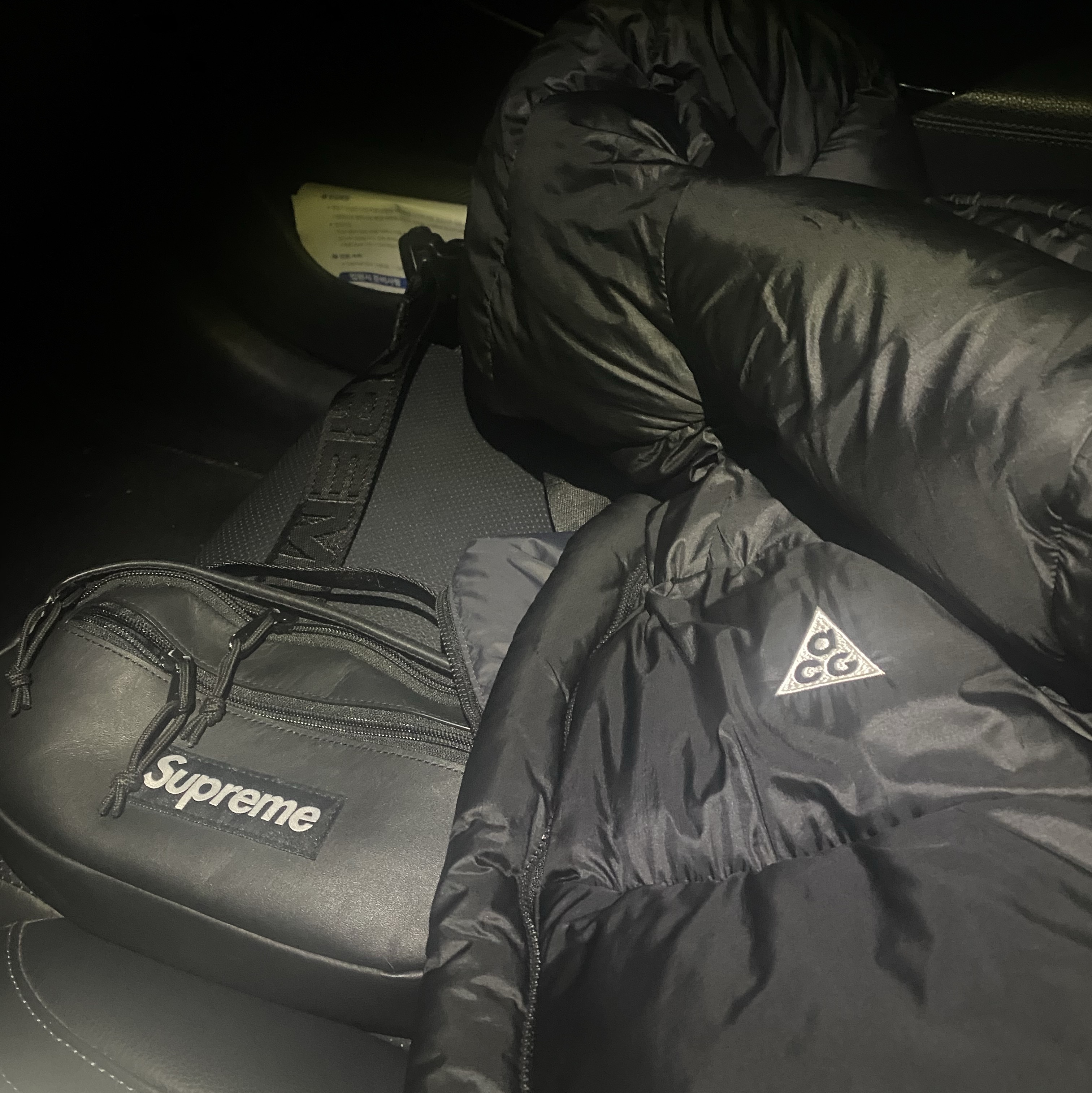 Supreme Leather Waist Bag Black - 23FW, Nike ACG Therma-Fit ADV Lunar Lake Puffer Jacket Black - Asia 착용 스타일