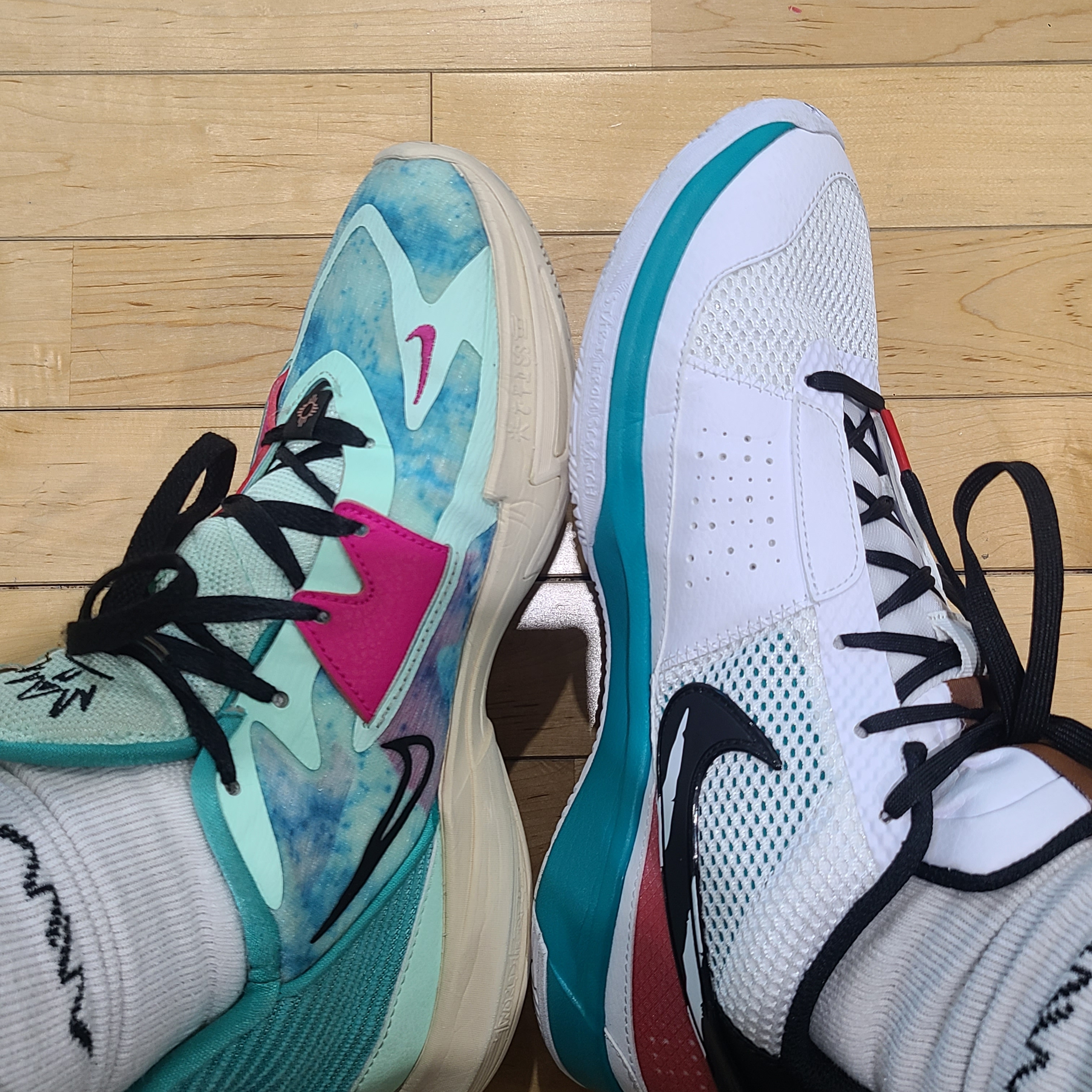 Nike Ja 1 EP Scratch White Turbo Green University Red Black, Nike Kyrie Low 5 Community 착용 스타일