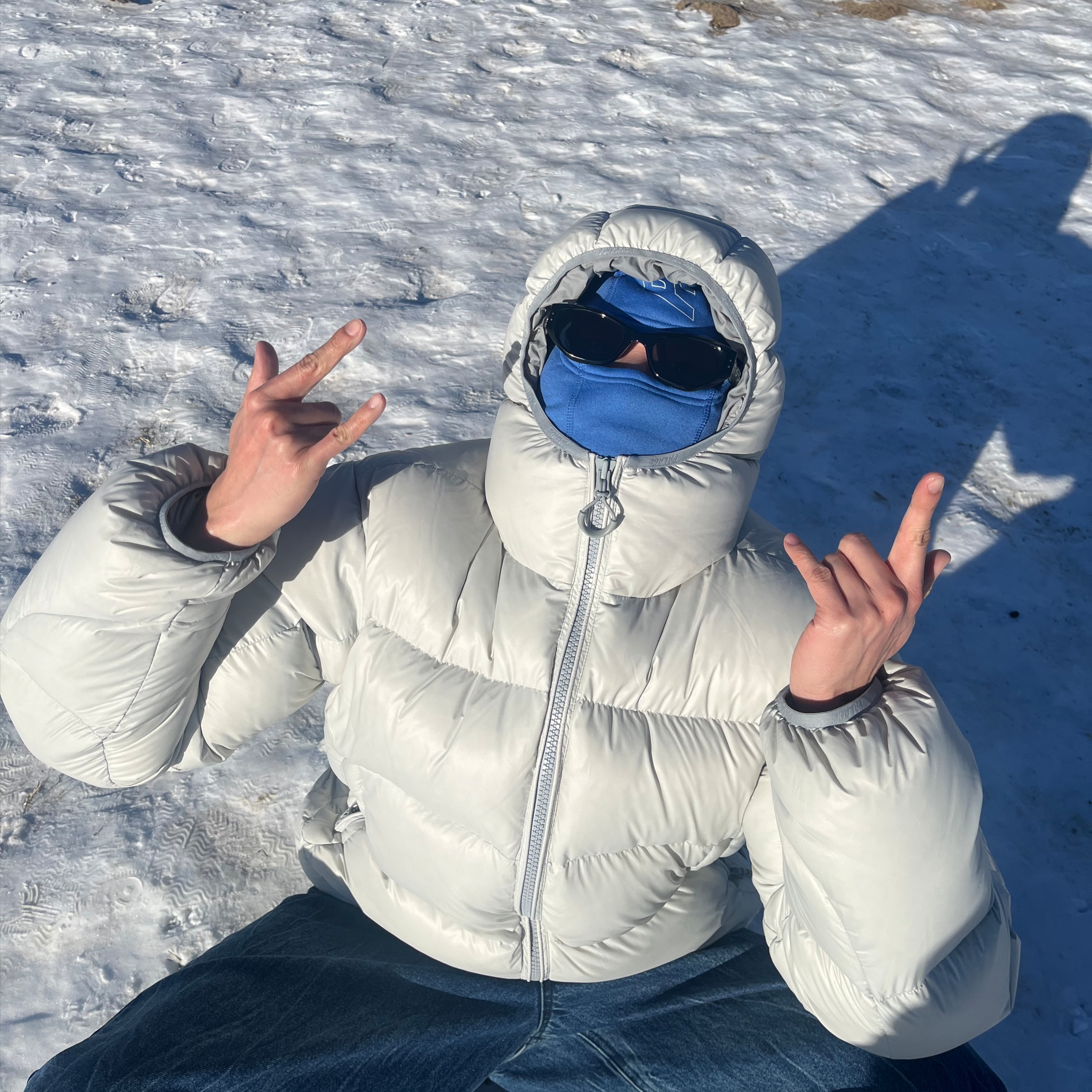 Jordan 4 x Travis Scott Retro Cactus Jack, Palace Pertex Opaque Balaclava Puffa Concrete Grey - 24FW 착용 스타일 - 2
