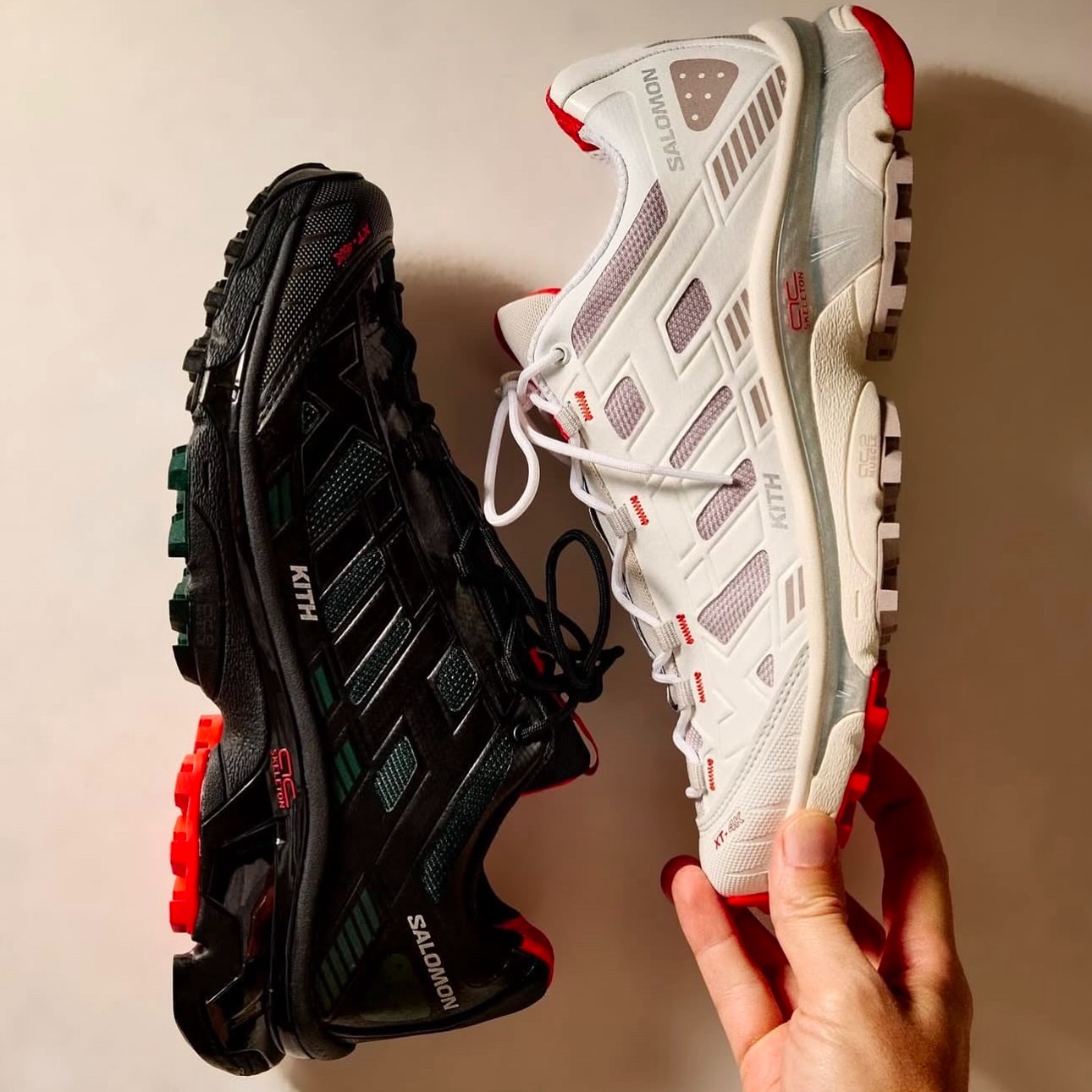 Salomon x Kith XT-4K Black Scarab 착용 스타일 - 4