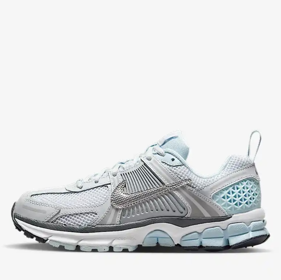 Nike Zoom Vomero 5 SE Light Orewood Brown 착용 스타일