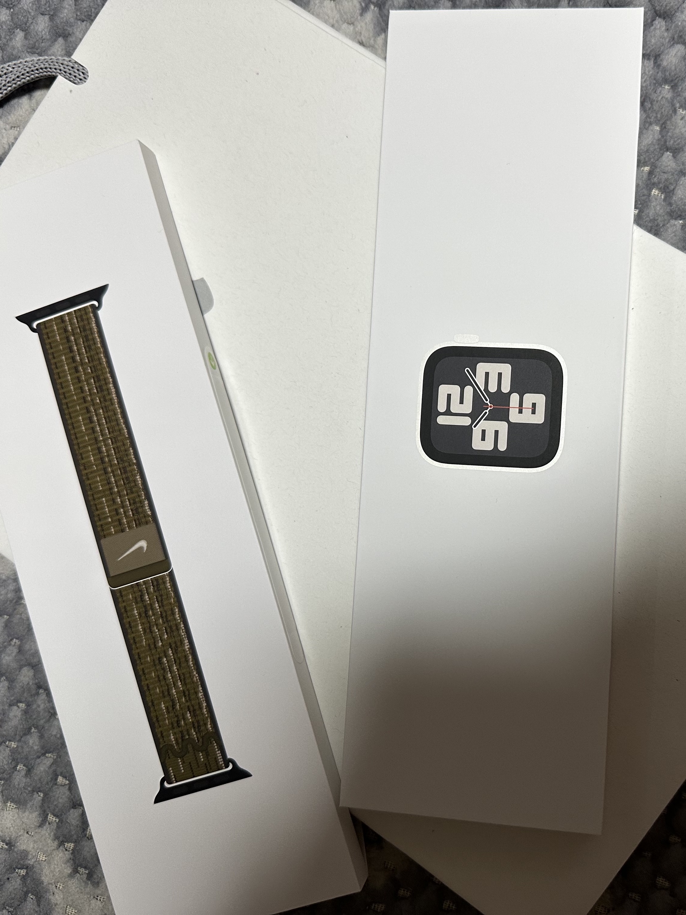 Apple Watch SE 2023 44mm GPS Starlight Aluminium Case with Sport Band M/L Starlight (Korean Ver.) 착용 스타일 - 2
