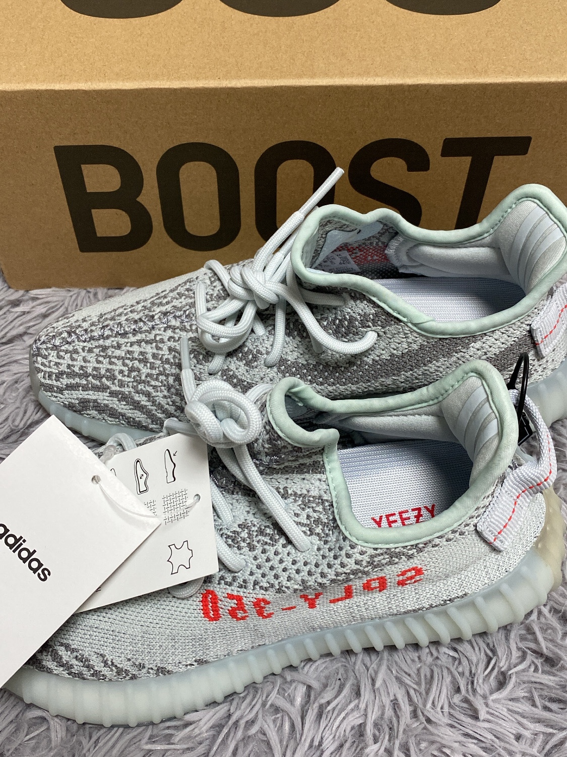 Adidas Yeezy Boost 350 V2 Blue Tint 2017 착용 스타일