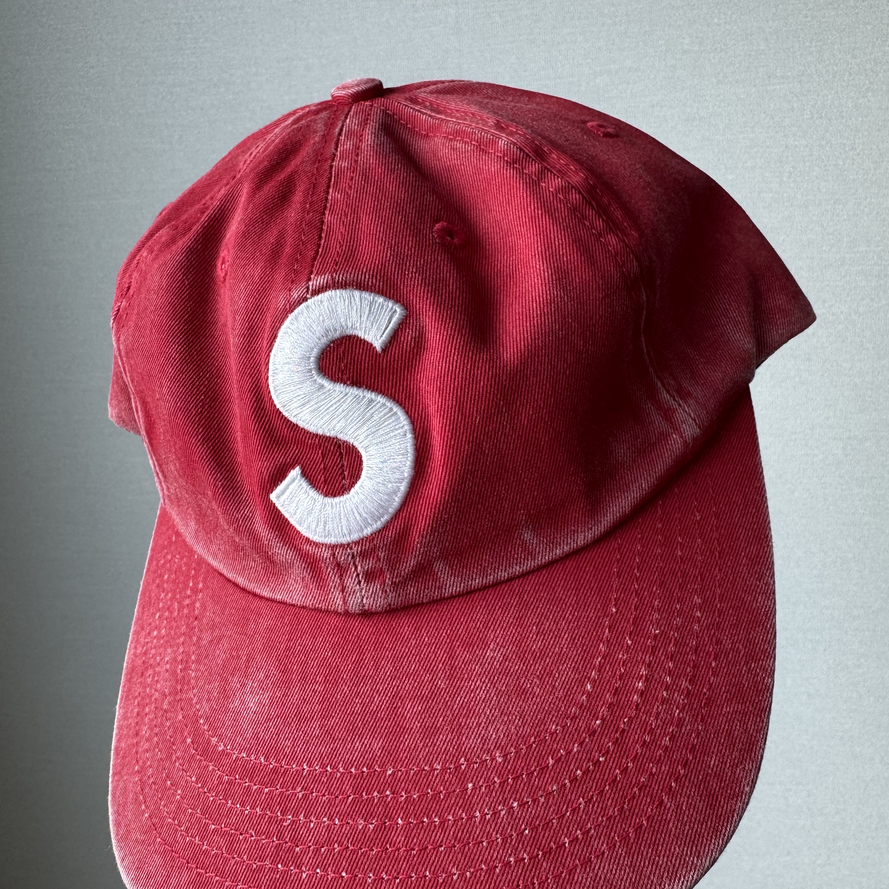 Supreme Pigment Coated S Logo 6-Panel Red - 25SS 착용 스타일 - 2