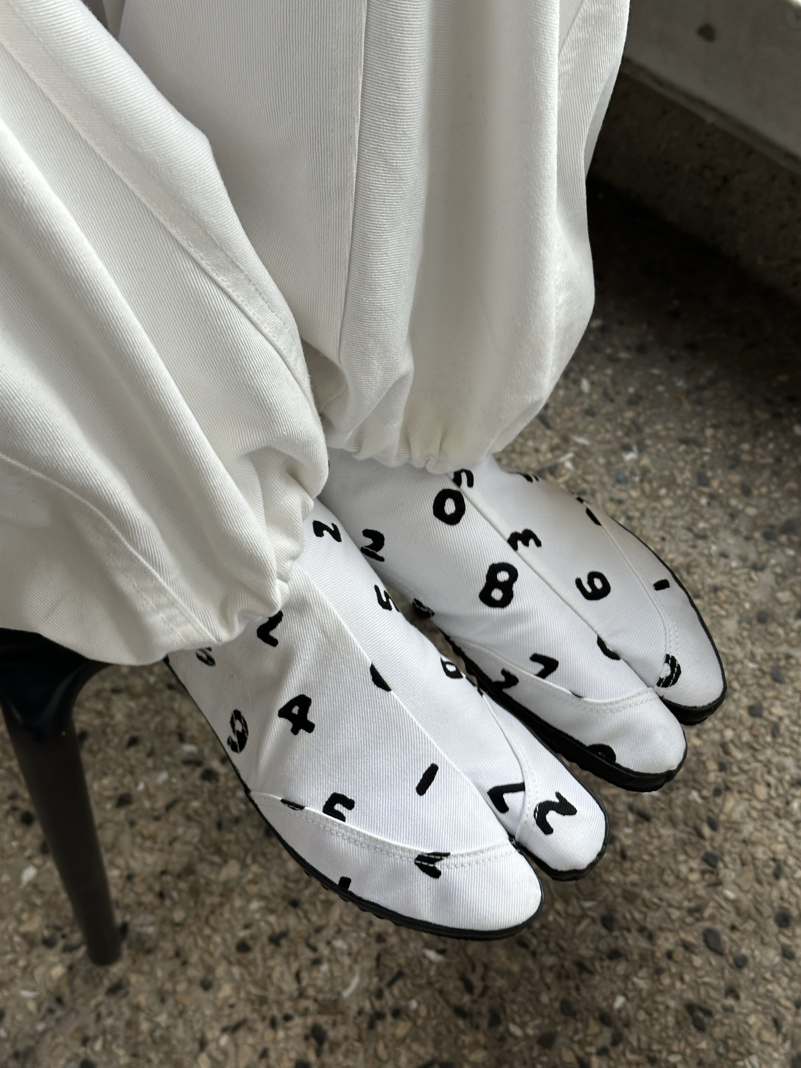 Sou Sou Split Toe Tabi Shoes Black 착용 스타일 - 5