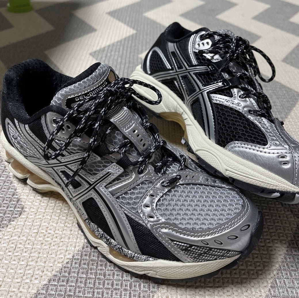 Asics Gel-Nimbus 10.1 Piedmont Grey Pure Silver 착용 스타일 - 1