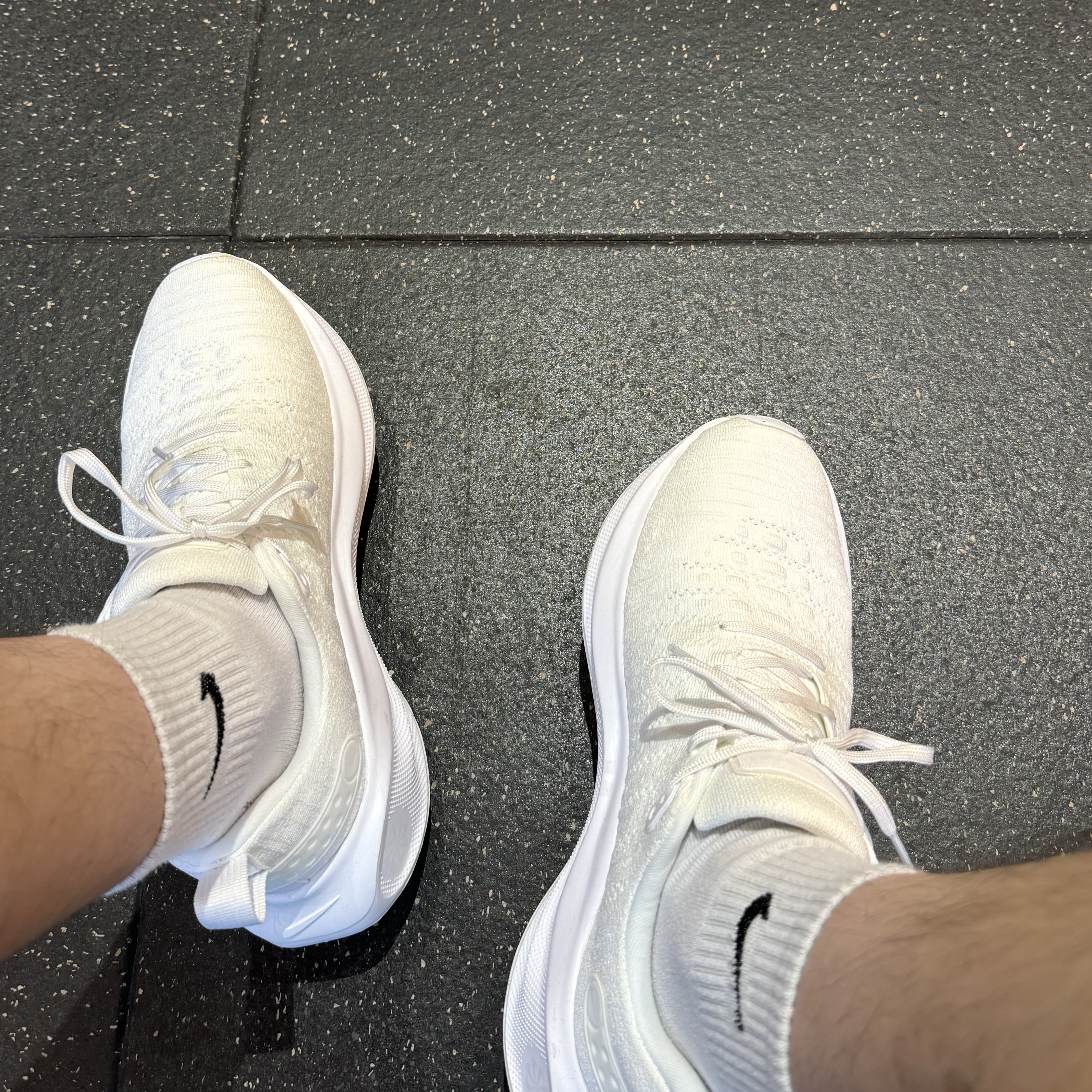 Nike ReactX Infinity Run 4 White 착용 스타일