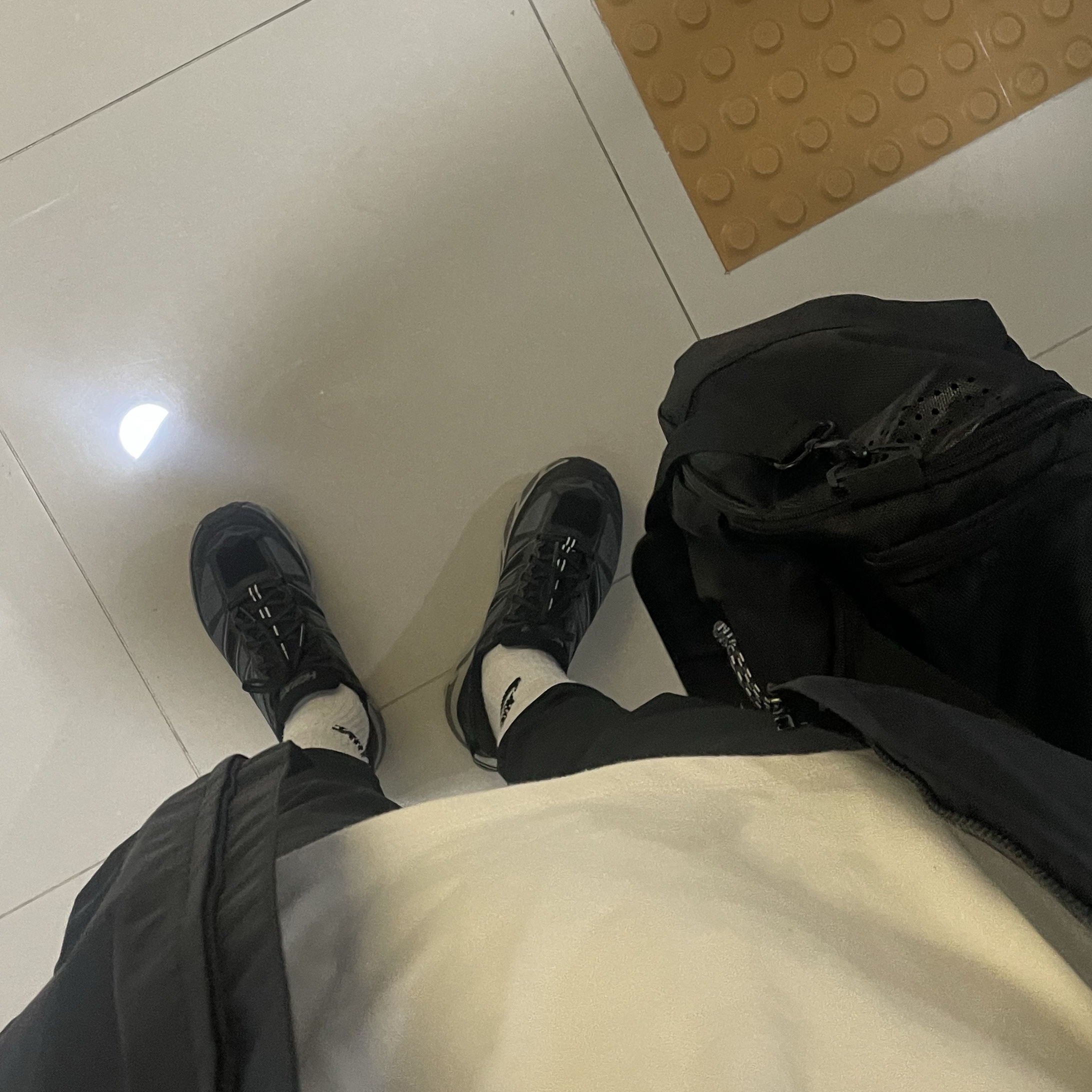 Hoka Mafate Speed 2 Black Castlerock 착용 스타일