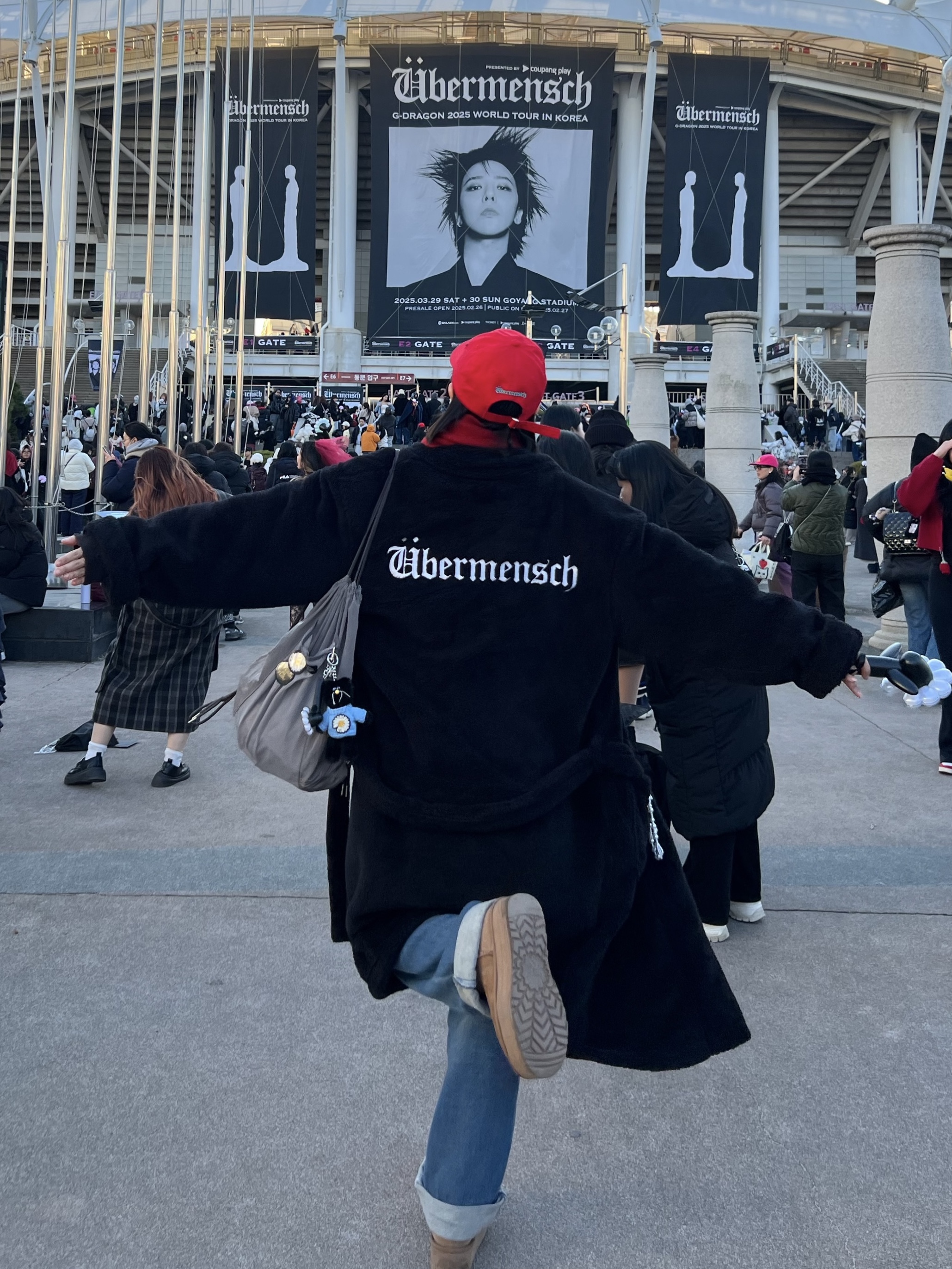 G-DRAGON Ubermensch Robe Black, G-DRAGON Ubermensch Official Light Stick 착용 스타일
