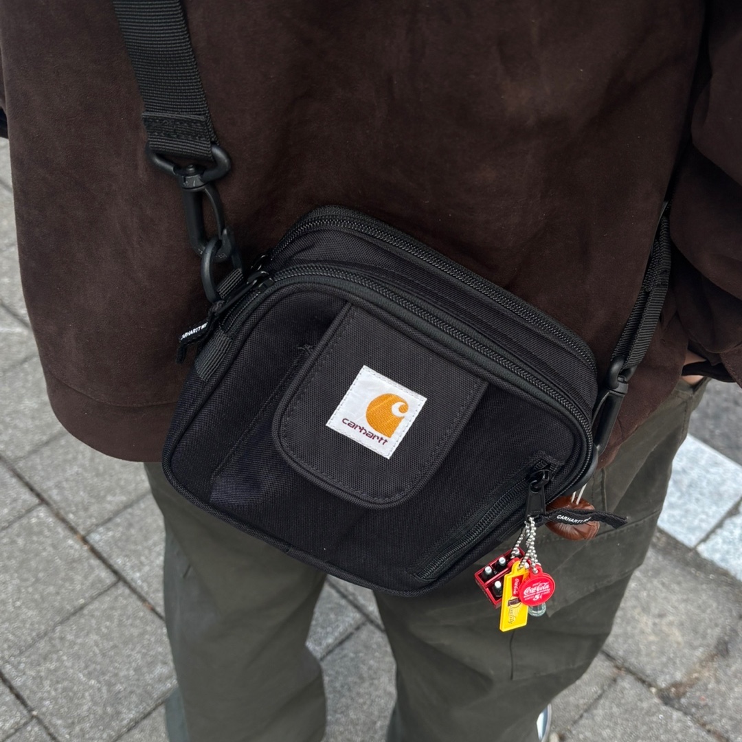 Carhartt WIP Essentials Bag Black 착용 스타일 - 2