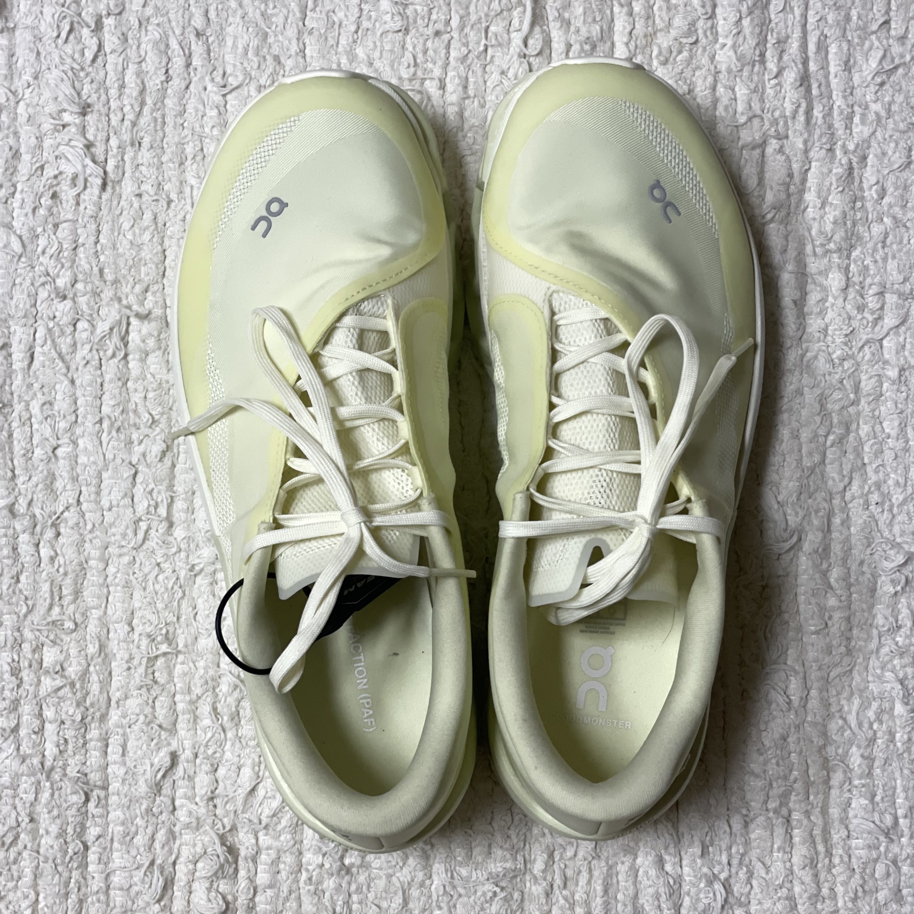 On Running x Post Archive Faction (Paf) Cloudmonster 2 Seedling White 착용 스타일 - 3