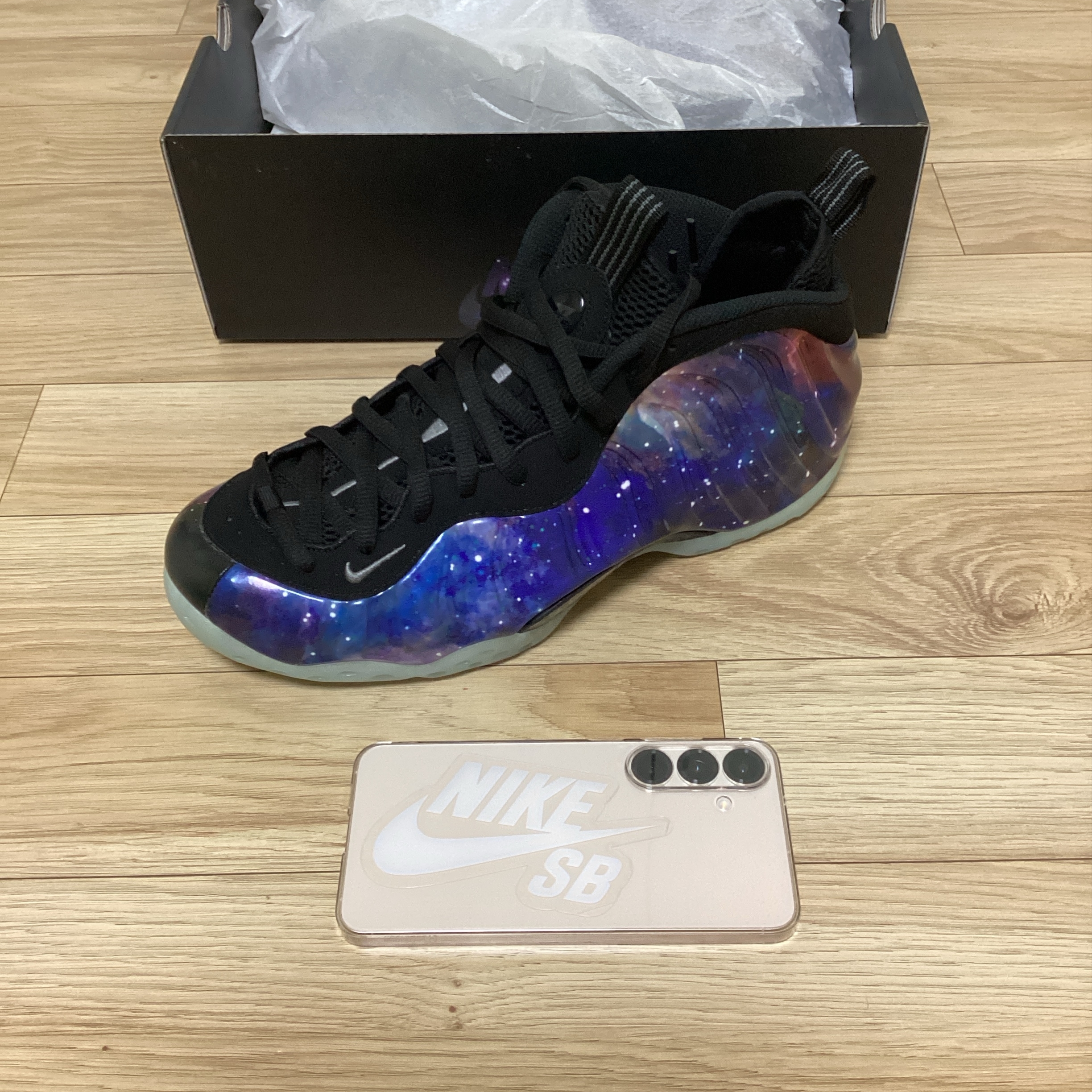 Nike Air Foamposite One Galaxy 착용 스타일