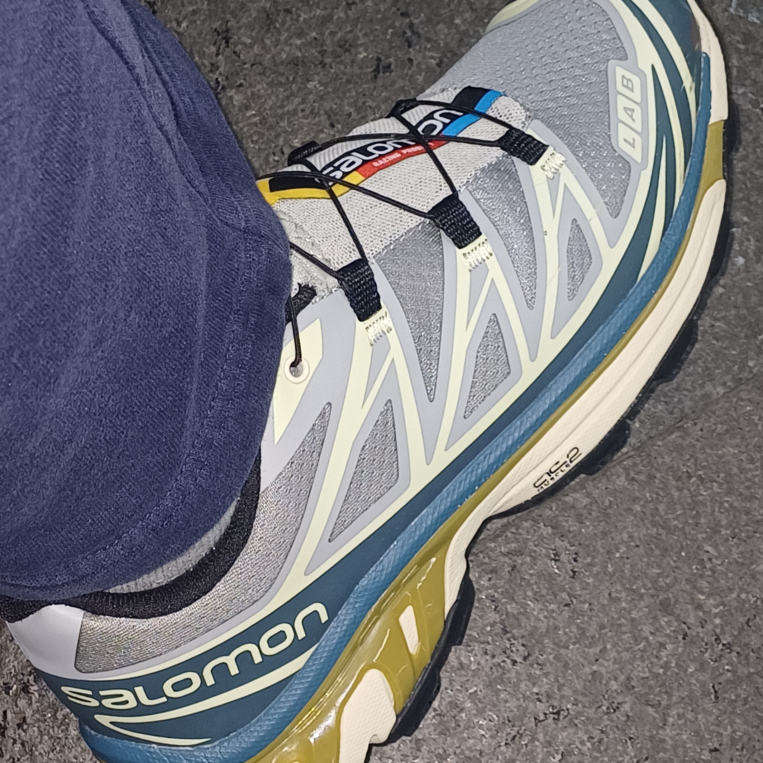 Salomon XT-6 Quarry Bleached Sand 착용 스타일 - 2