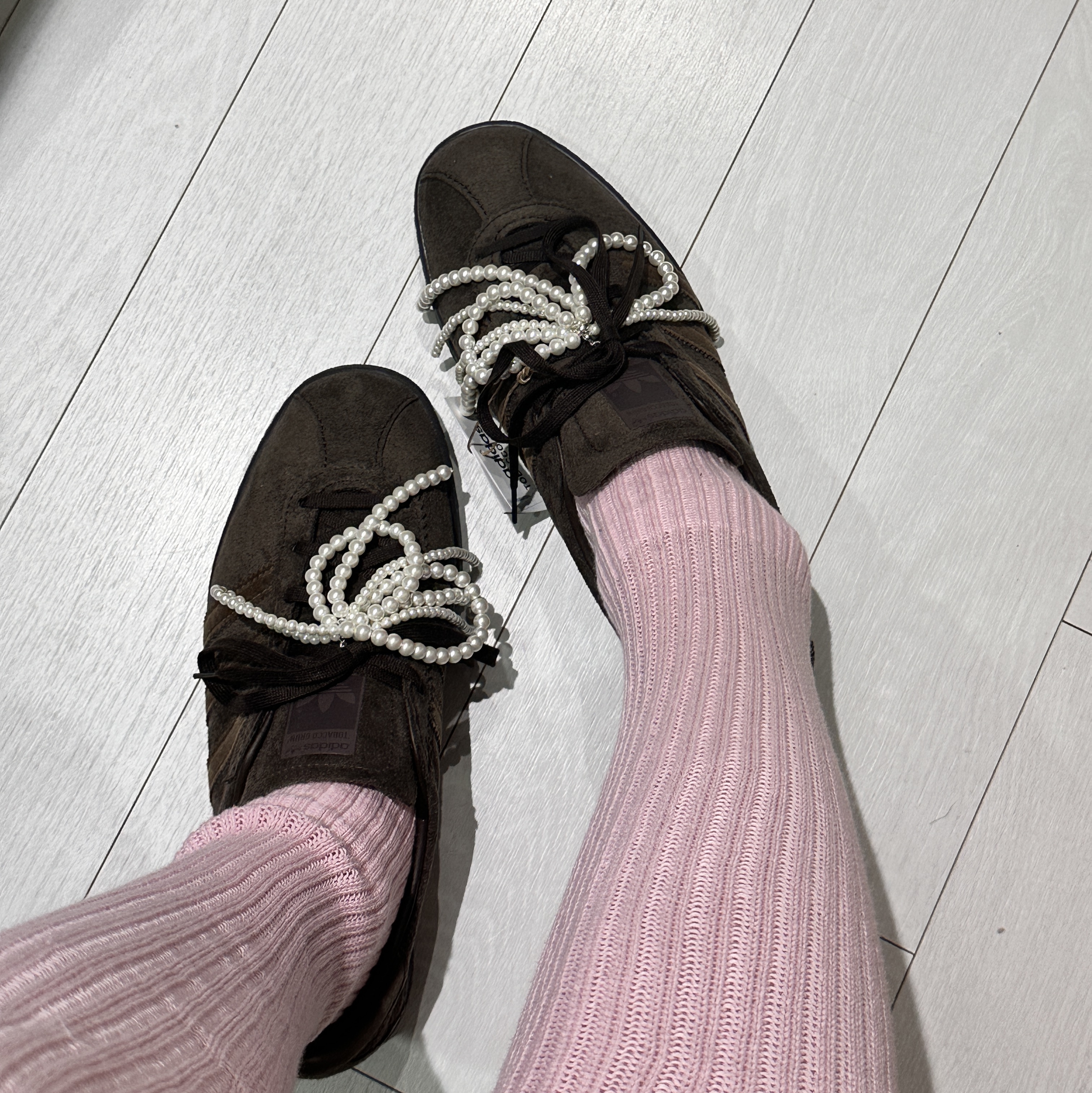 Adidas Tobacco Gruen Dark Brown 착용 스타일