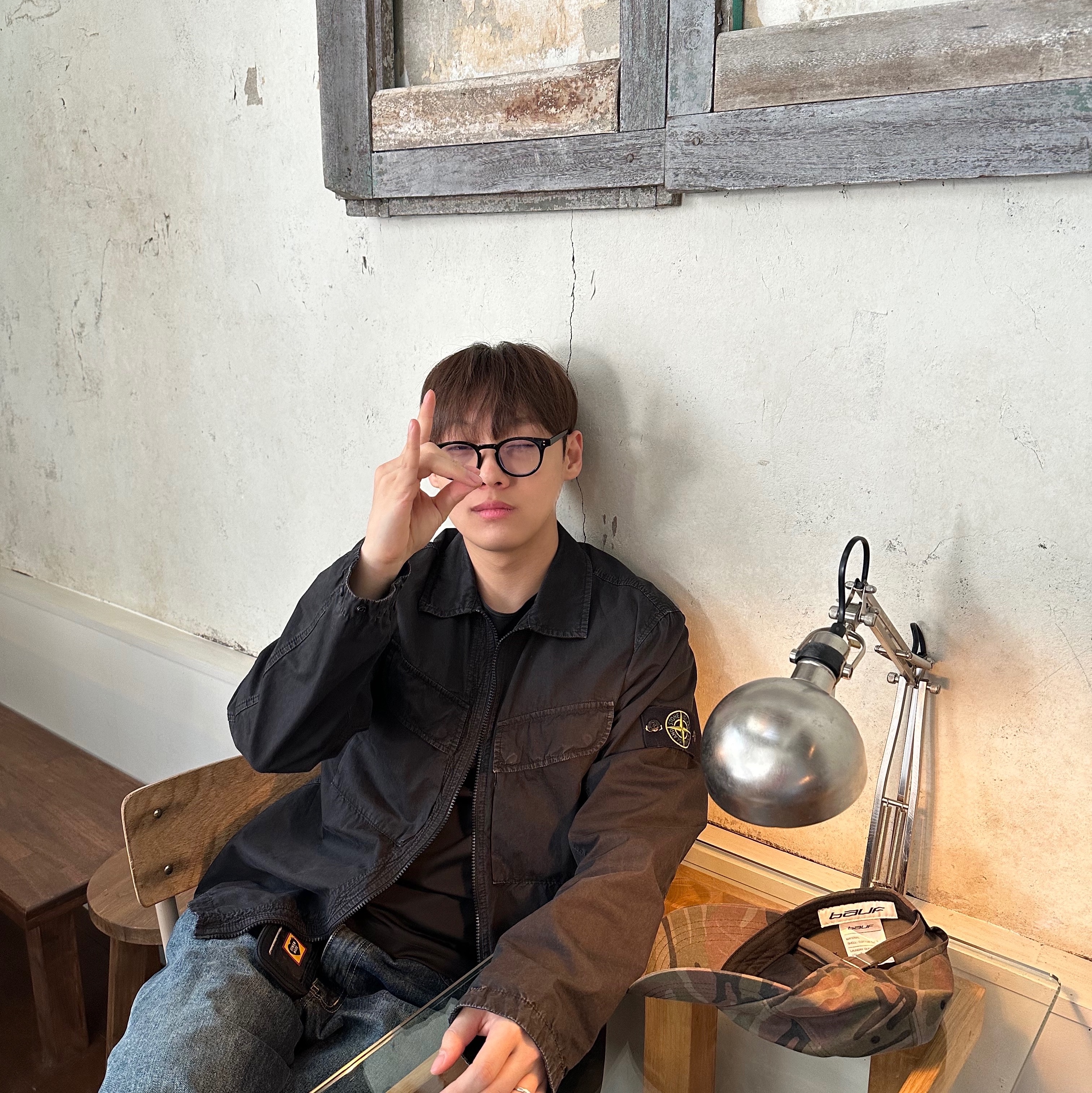 Stone Island 101WN Brushed Cotton Canvas T.CO+OLD Overshirt Black - 22FW, Human Made Military Card Case Black 착용 스타일 - 2