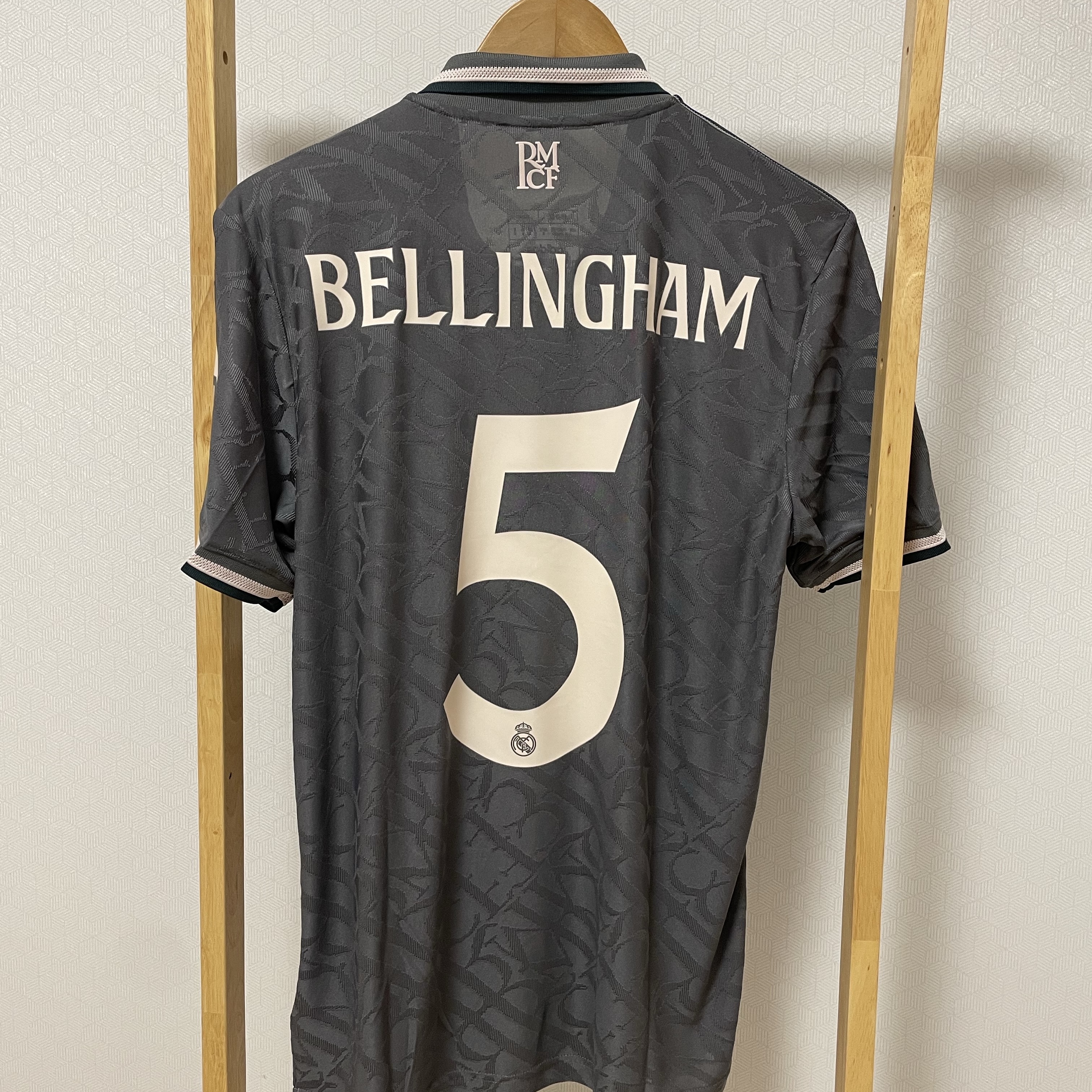 Adidas Real Madrid 2024/25 3rd Authentic Jersey Charcoal - KR Sizing (Non Marking Ver.) 착용 스타일 - 2