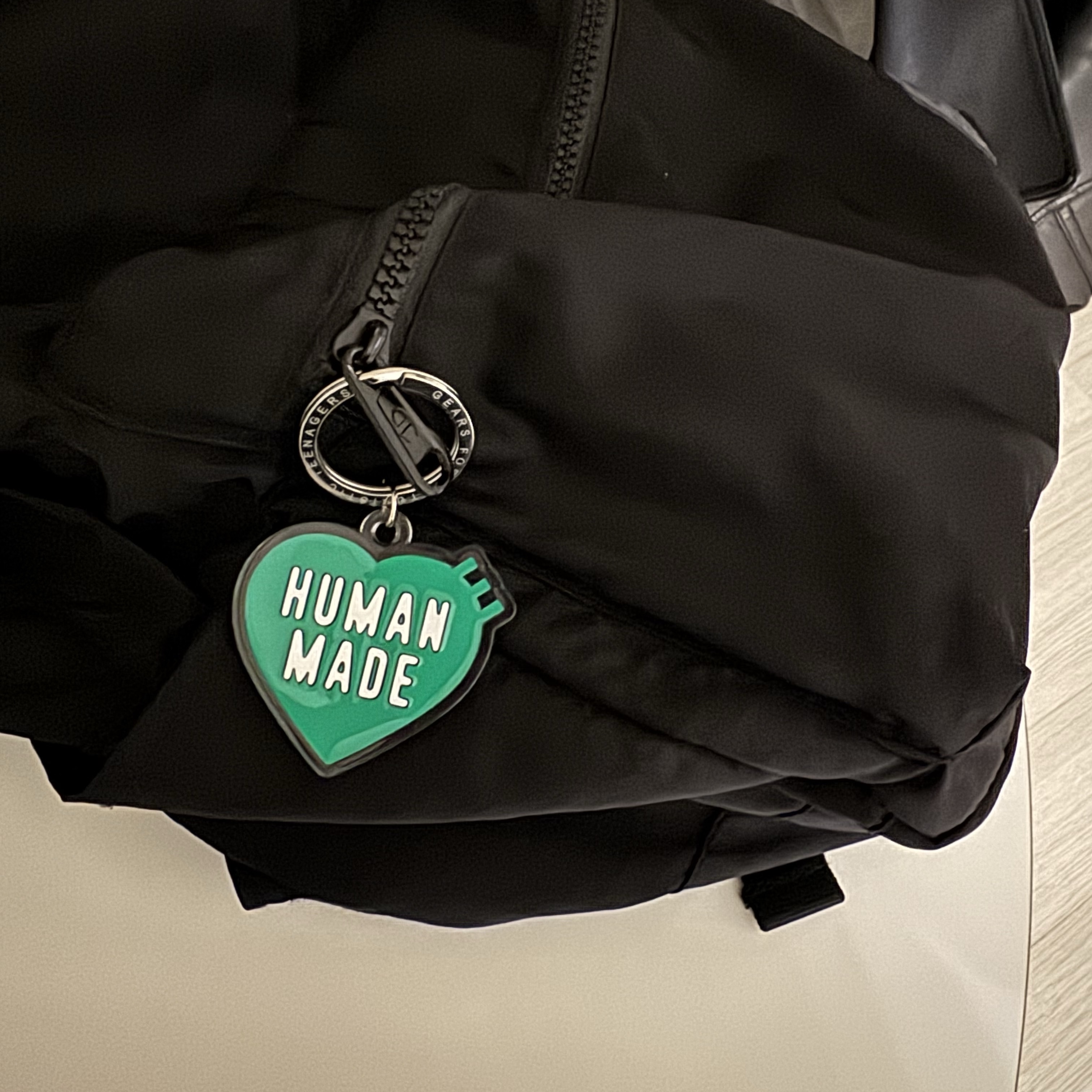 Human Made Acrylic Heart Keyring Green 착용 스타일