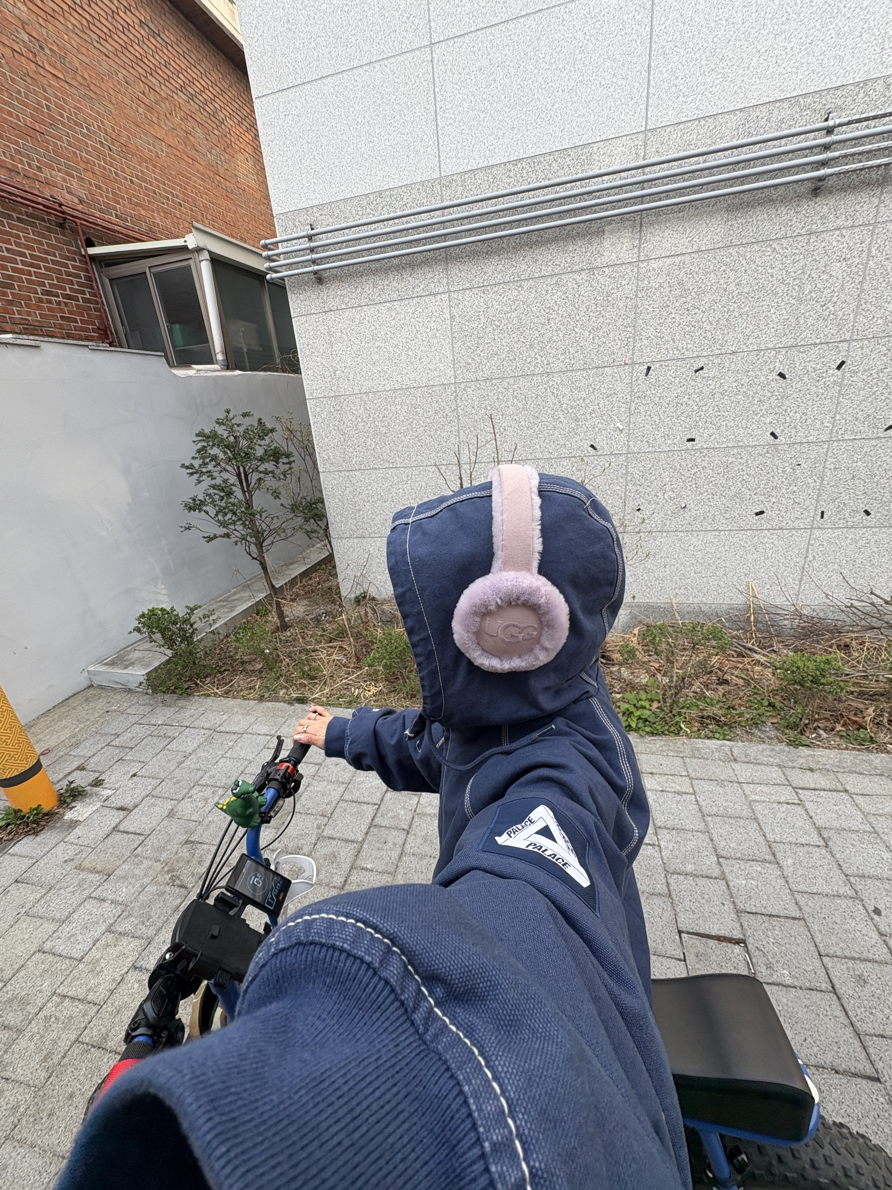 Palace 10 oz. Hooded Jacket Navy - 24FW 착용 스타일