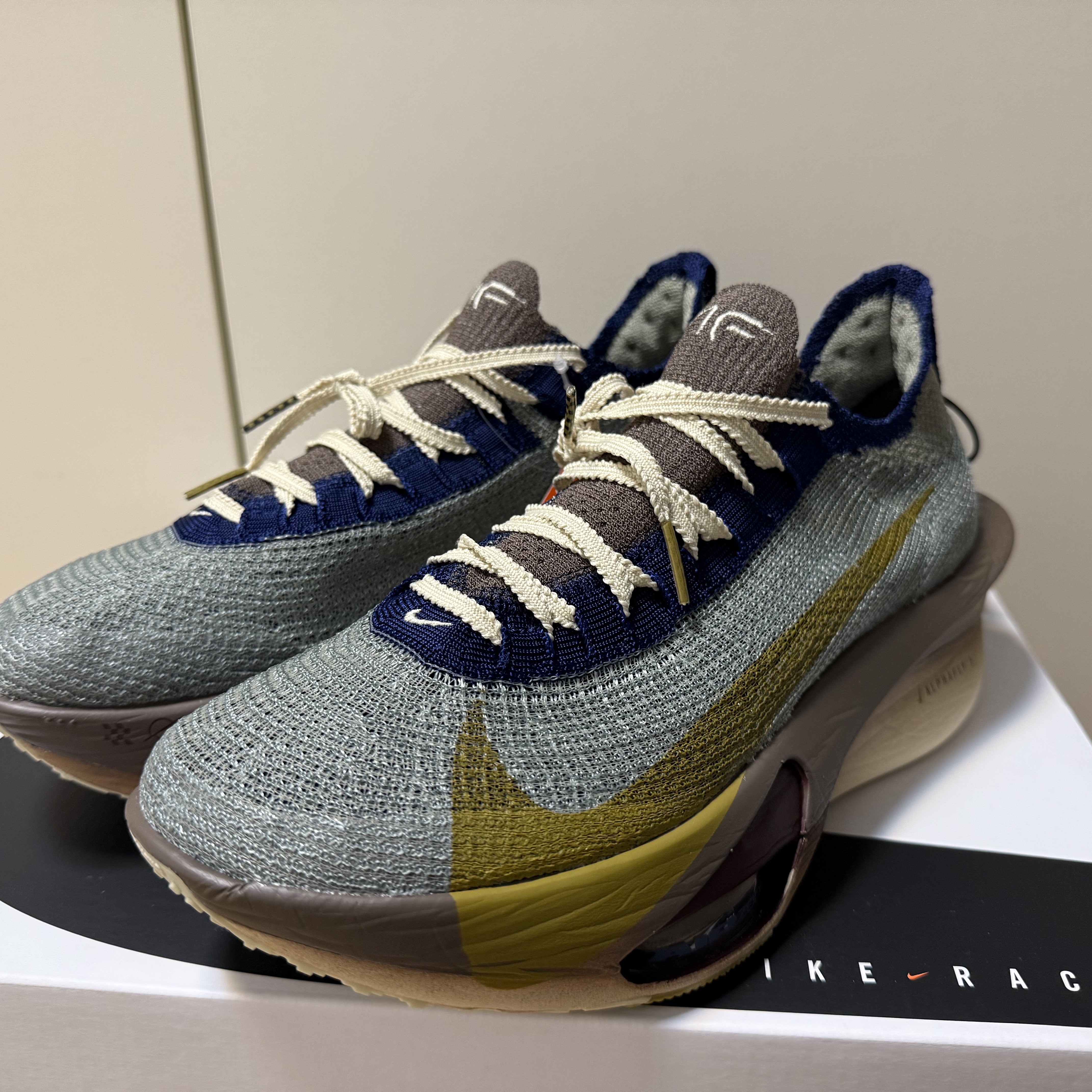 Nike Air Zoom Alphafly Next% 3 PRM Light Army Ironstone 착용 스타일