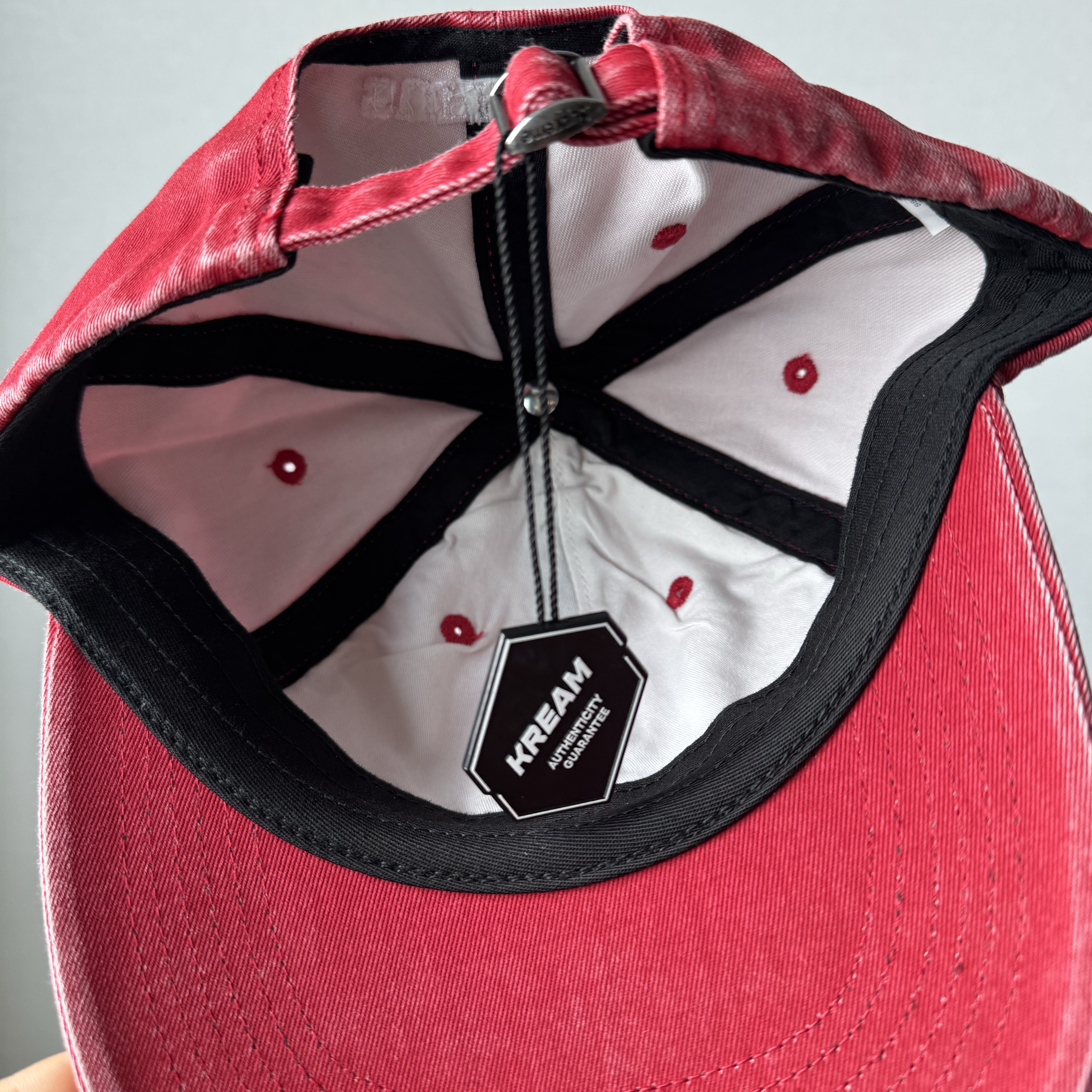 Supreme Pigment Coated S Logo 6-Panel Red - 25SS 착용 스타일 - 1