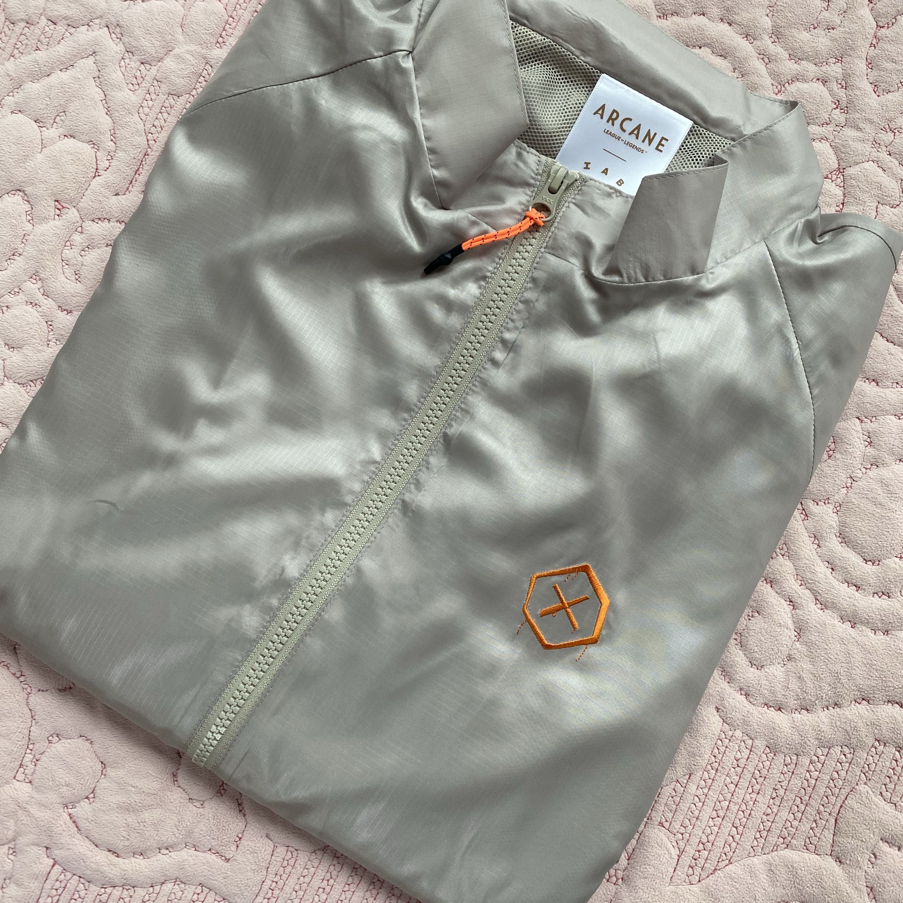 IAB Studio x Arcane Ekko Track Top Dust Orange 착용 스타일