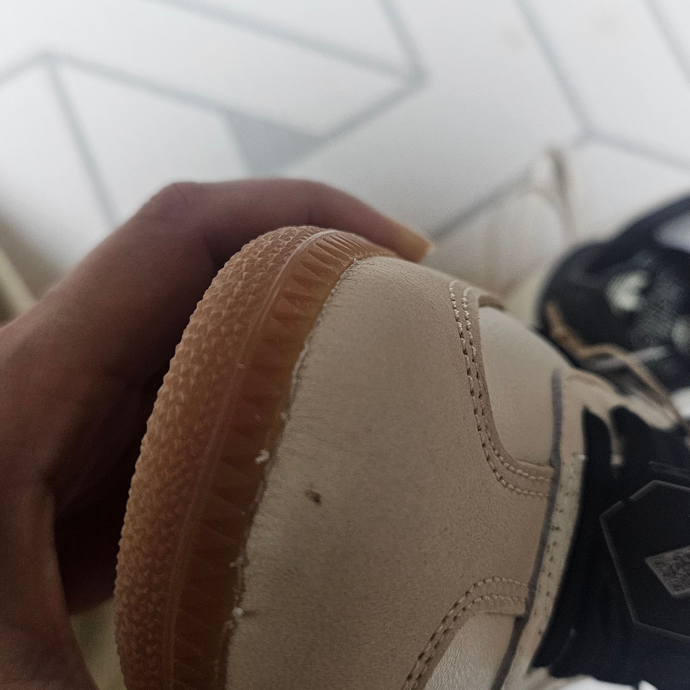 (W) Adidas Samba OG Cream White Core Black 착용 스타일 - 1
