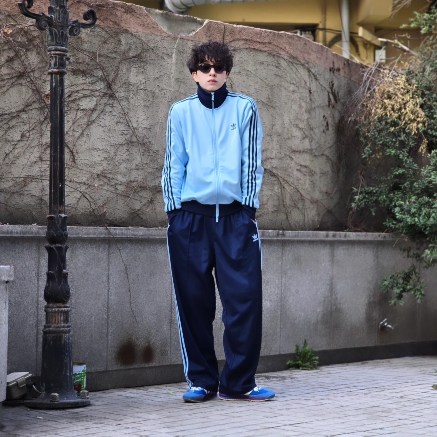 Adidas Adicolor Classic Beckenbauer Track Top Clear Sky Night Indigo - KR Sizing, Adidas Originals Adicolor Buggy Fit Firebird Track Pants Night Indigo Clear Sky - KR Sizing 착용 스타일 - 6