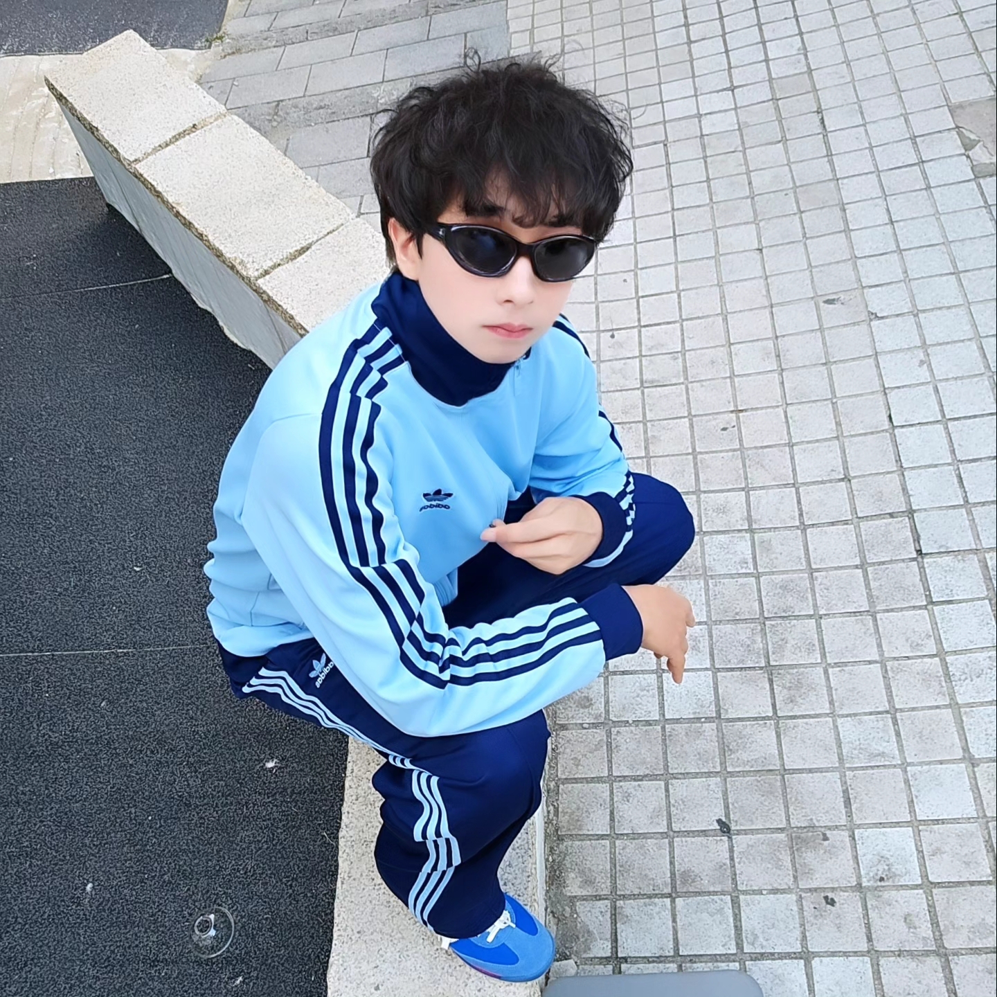Adidas Adicolor Classic Beckenbauer Track Top Clear Sky Night Indigo - KR Sizing, Adidas Originals Adicolor Buggy Fit Firebird Track Pants Night Indigo Clear Sky - KR Sizing 착용 스타일 - 8