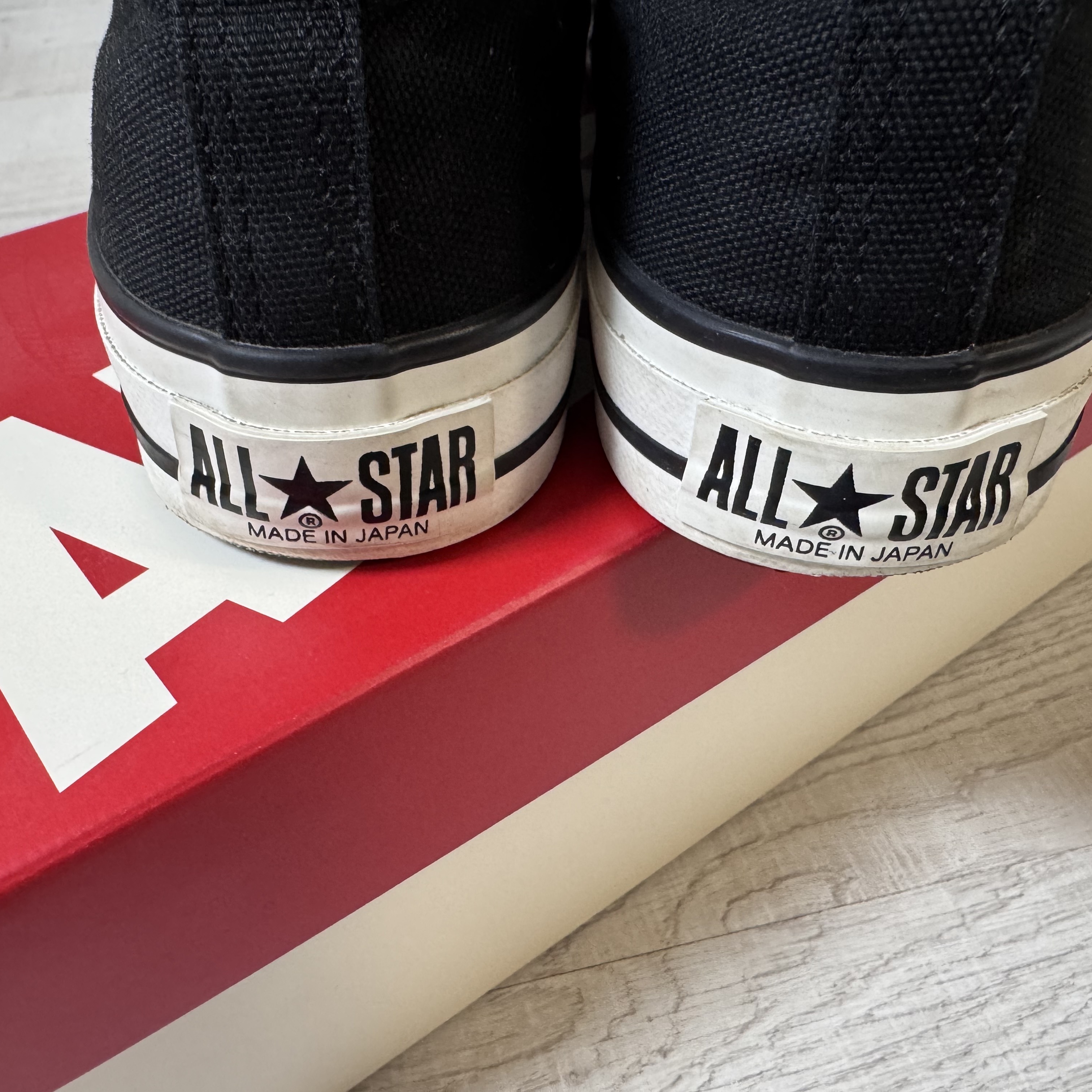 Converse Chuck Taylor All Star J OX Black, Supreme Los Angeles Fire Relief Box Logo T-Shirt White - 25SS 착용 스타일 - 3