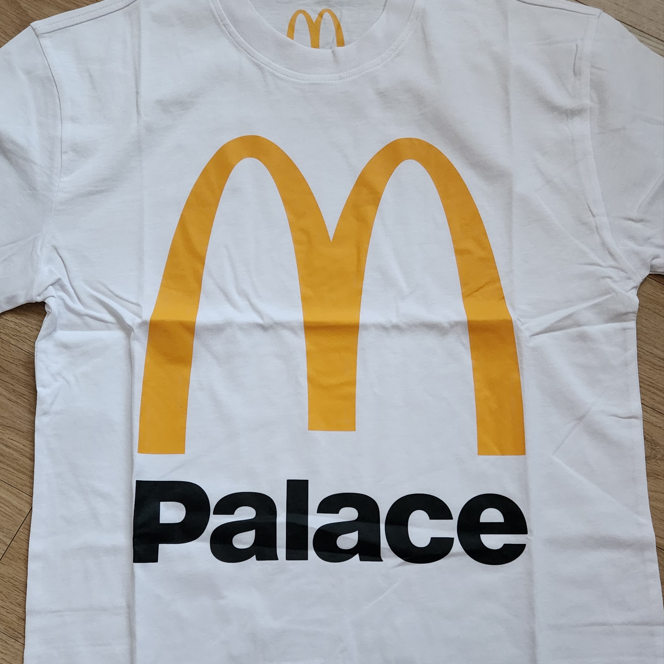 Palace x McDonald's Logo T-Shirt White - 23FW 착용 스타일 - 3