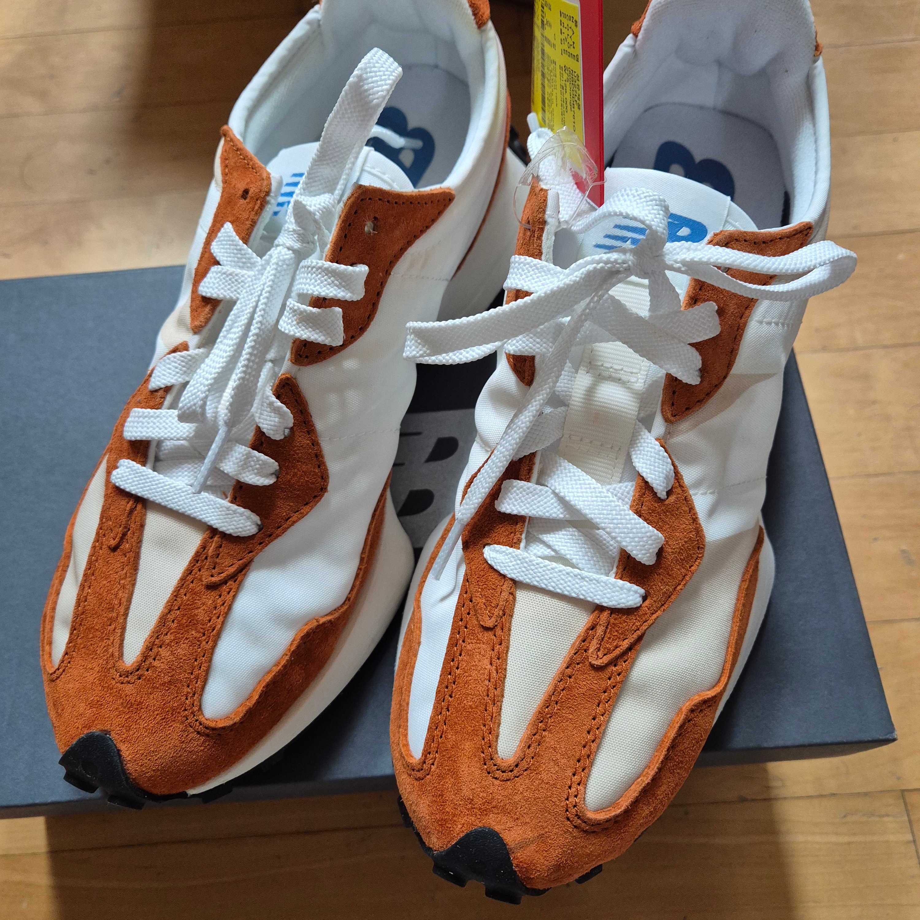 New Balance 327 Rust Oxide Orange 착용 스타일