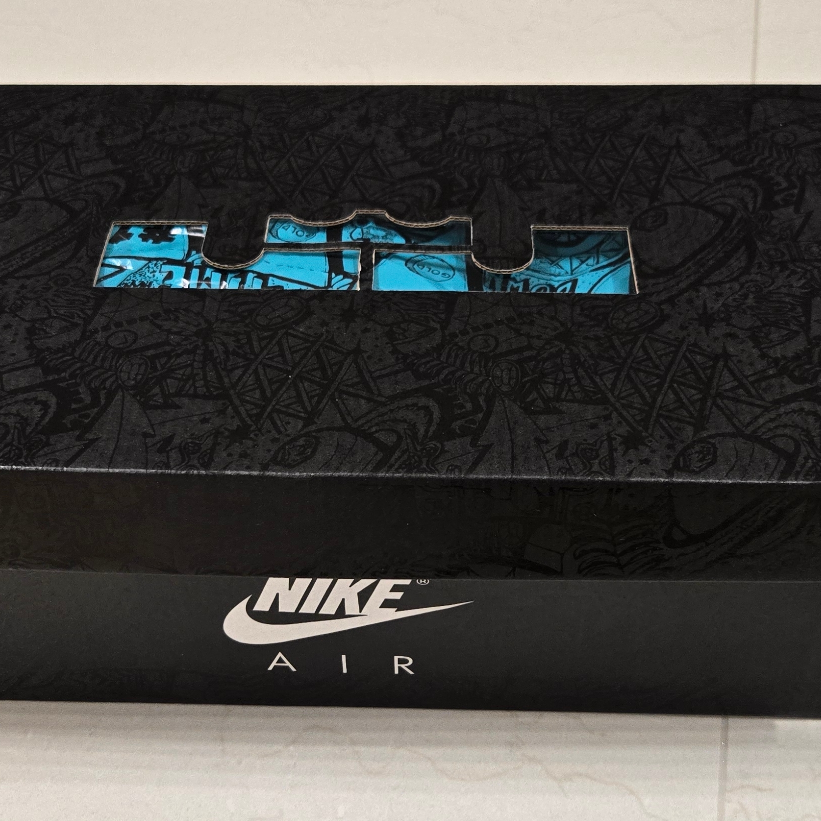 Nike LeBron XIX Minneapolis Lakers 착용 스타일 - 2