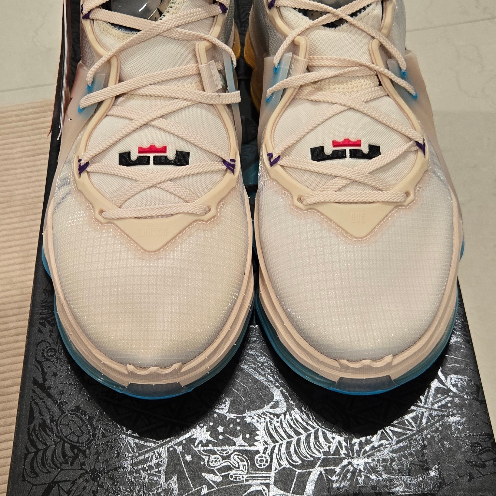 Nike LeBron XIX Minneapolis Lakers 착용 스타일 - 4