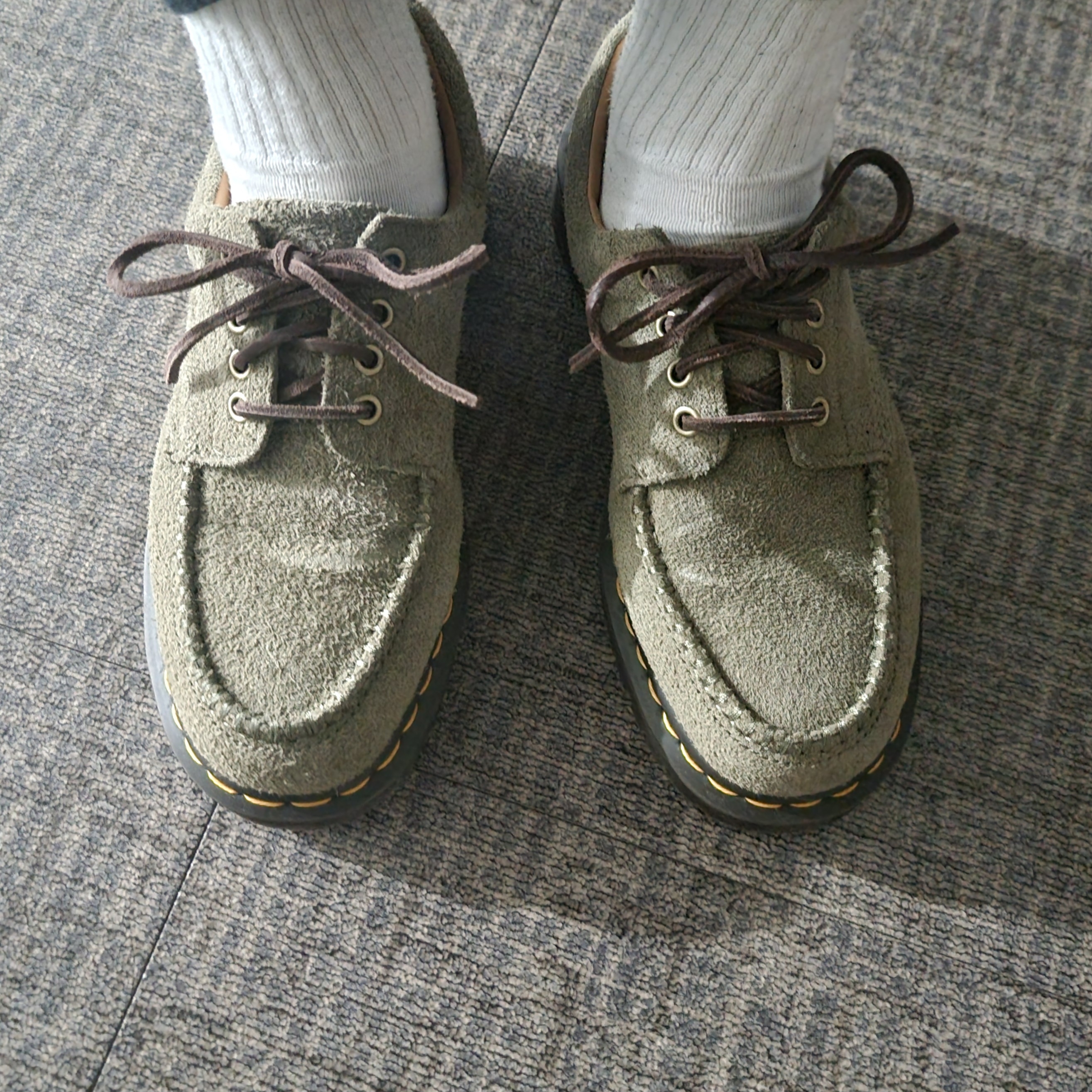 Dr. Martens Lowell Suede Moc Toe Shoes Olive Dark Brown 착용 스타일