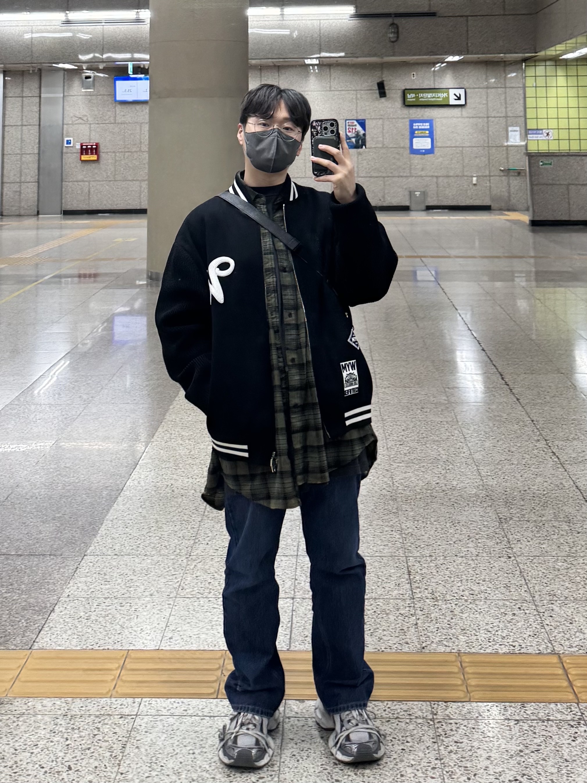 Balenciaga Paris Liberty Layered Oversized Shirts Dark Green, Wooyoungmi New Straight Denim Pants Blue - 25SS 착용 스타일 - 2