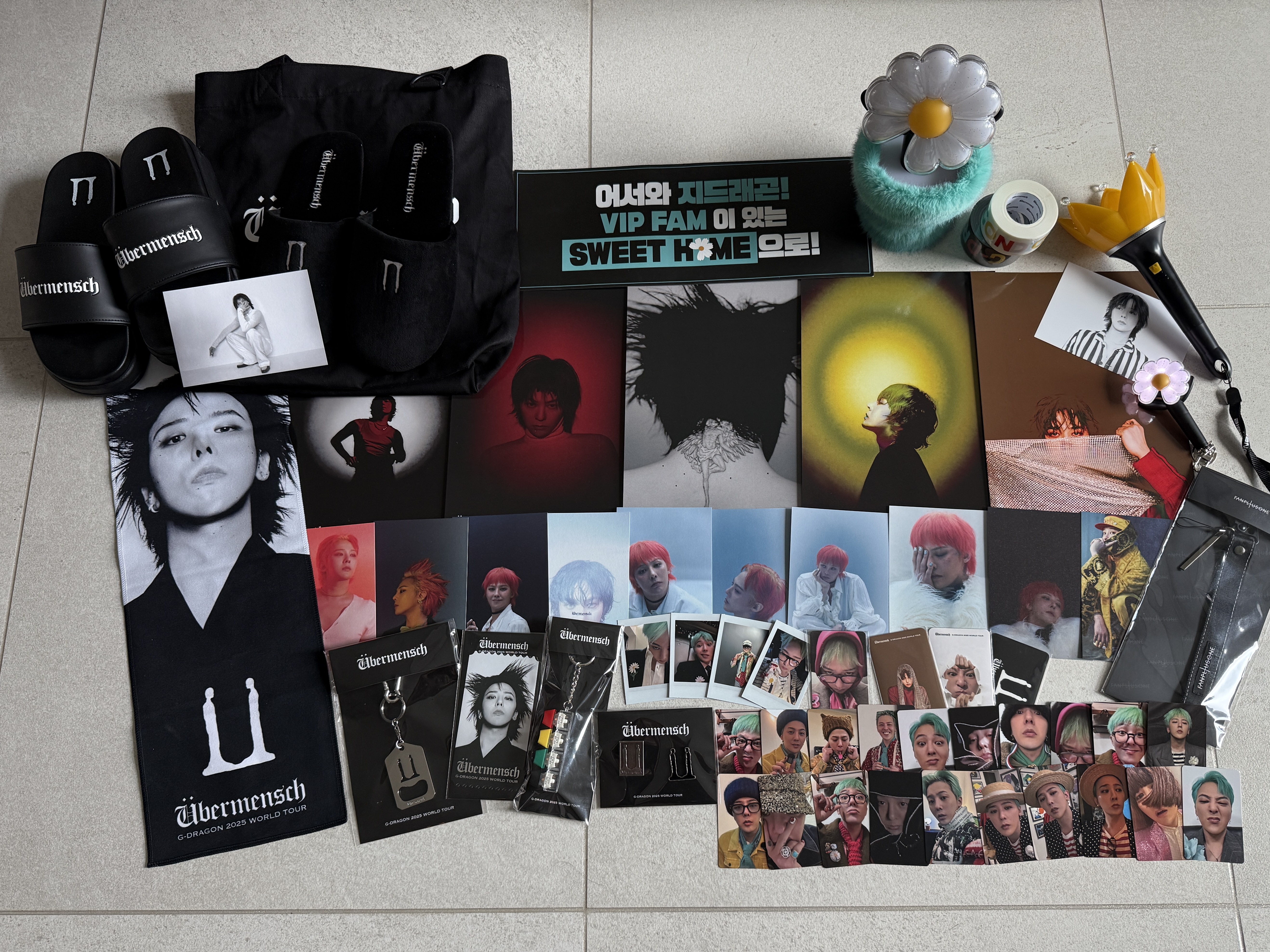 G-DRAGON Ubermensch Official Light Stick, G-DRAGON Ubermensch Official Mini Light Keyring 착용 스타일 - 1