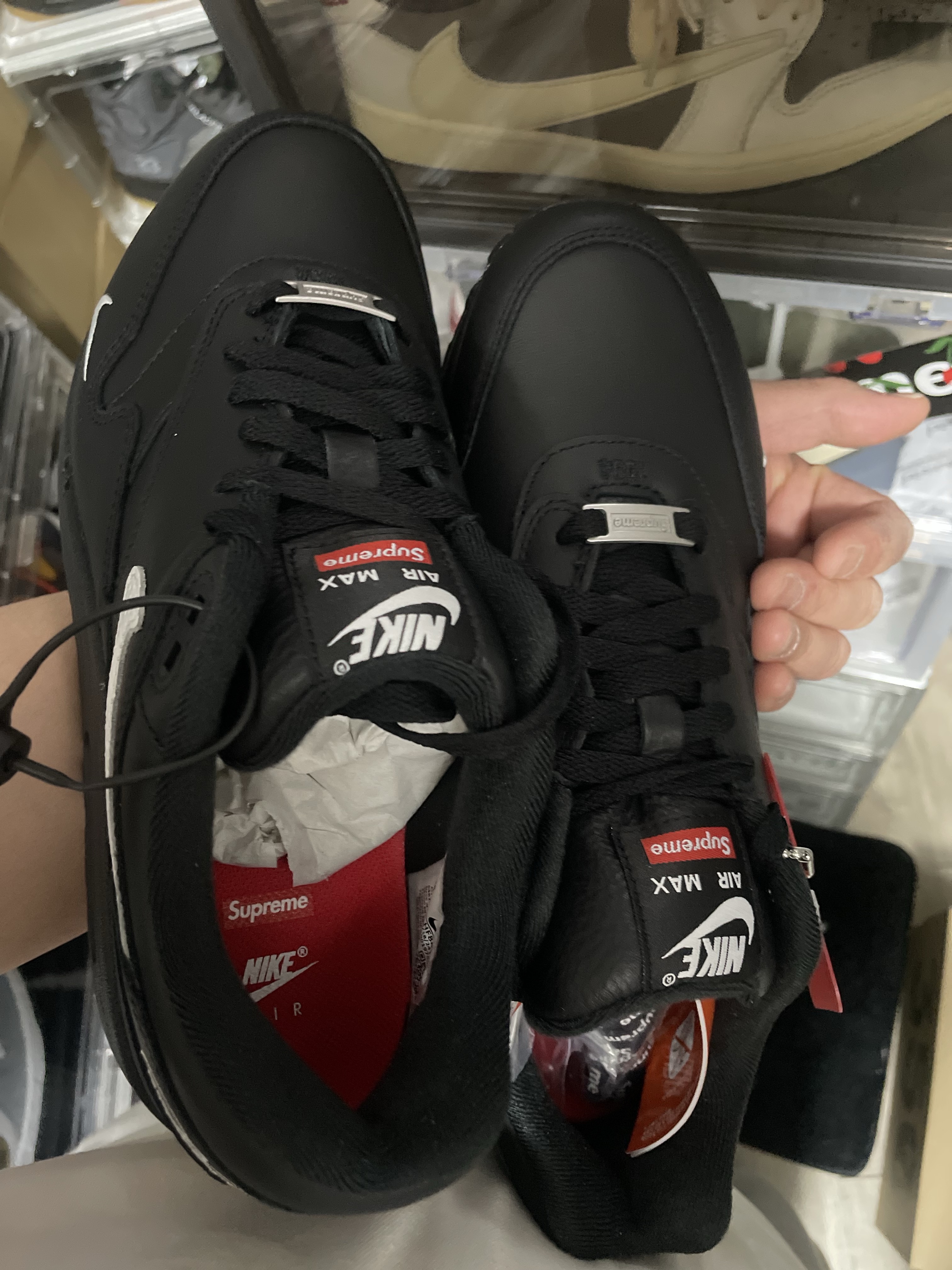 Nike x Supreme Air Max 1 '87 Black White - 25SS 착용 스타일 - 7