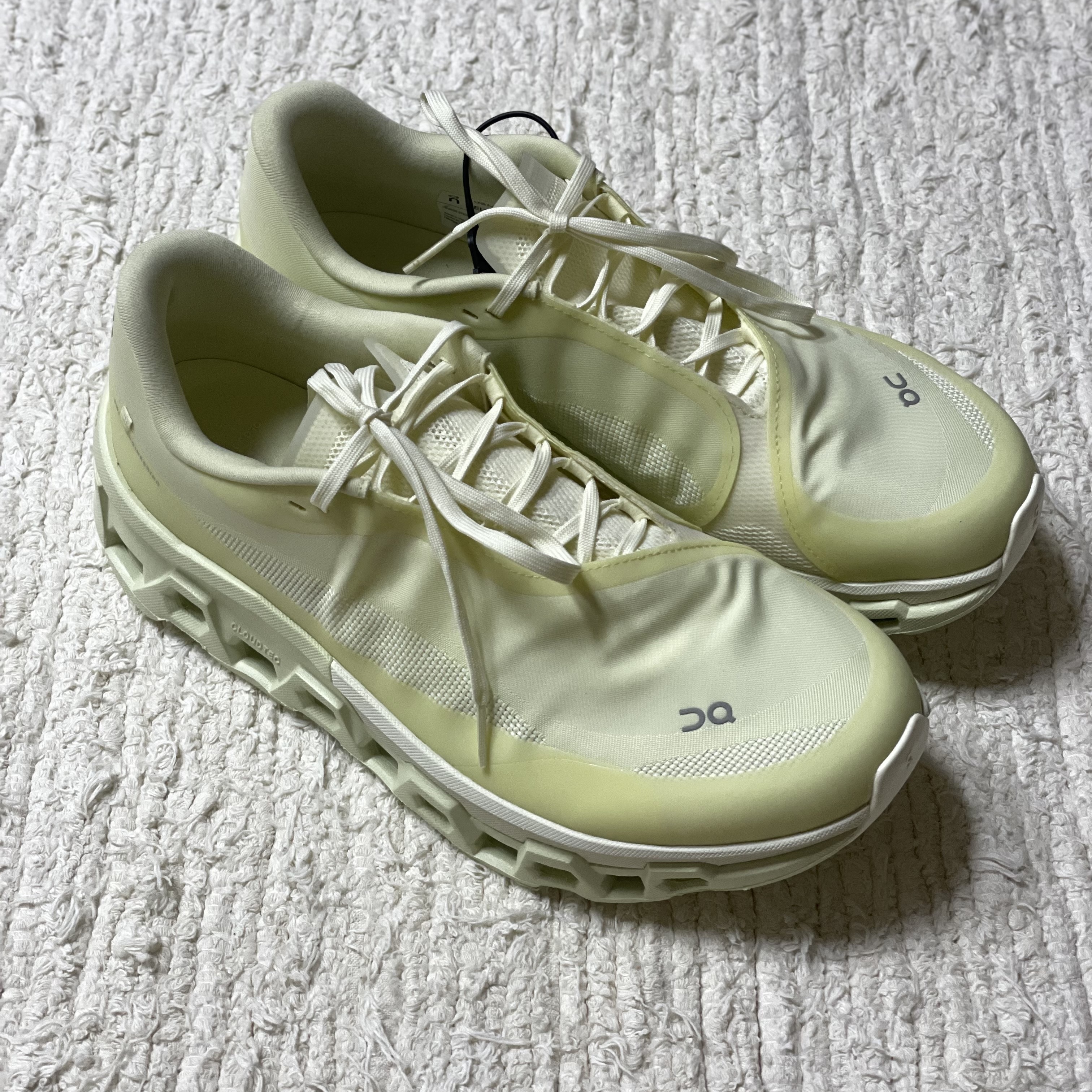 On Running x Post Archive Faction (Paf) Cloudmonster 2 Seedling White 착용 스타일 - 1