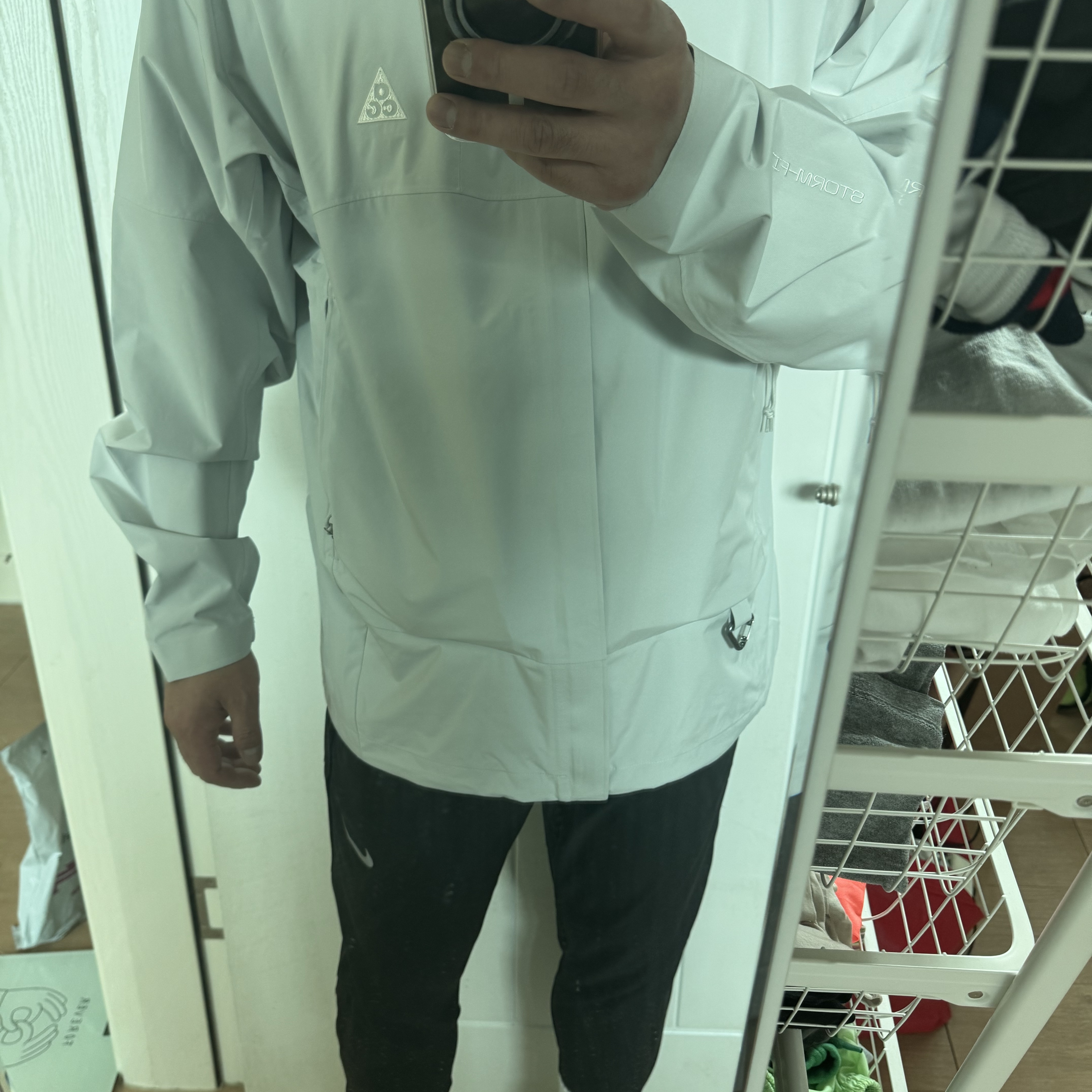 Nike ACG Storm-Fit ADV Cascade Rains Full Zip Jacket Photon Dust - Asia 착용 스타일