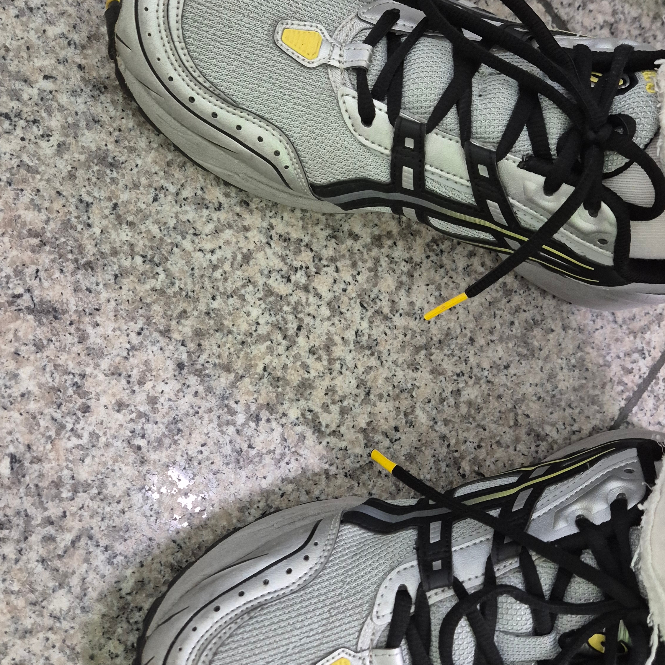 Asics Gel-1090 Mid Grey Black 착용 스타일