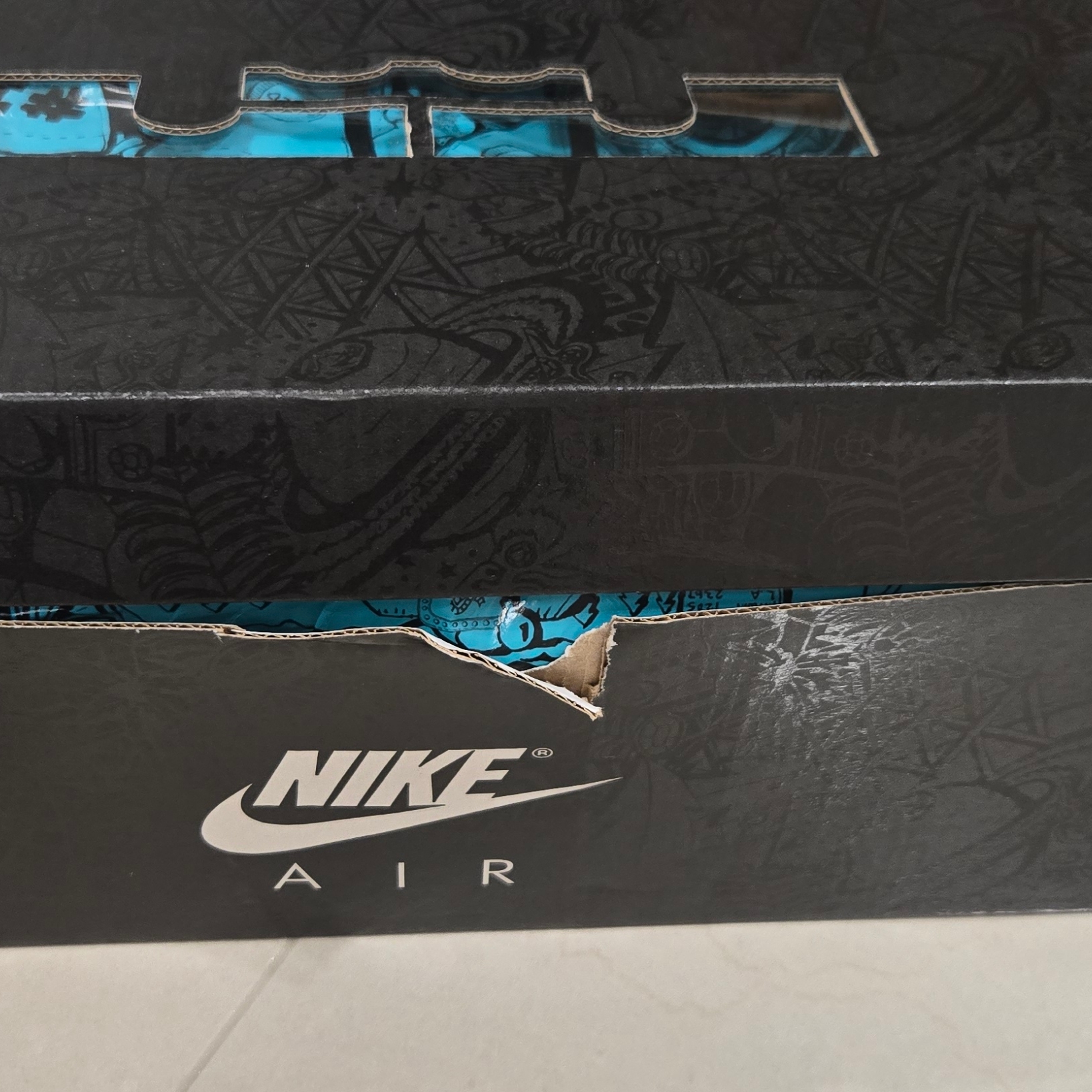 Nike LeBron XIX Minneapolis Lakers 착용 스타일 - 3