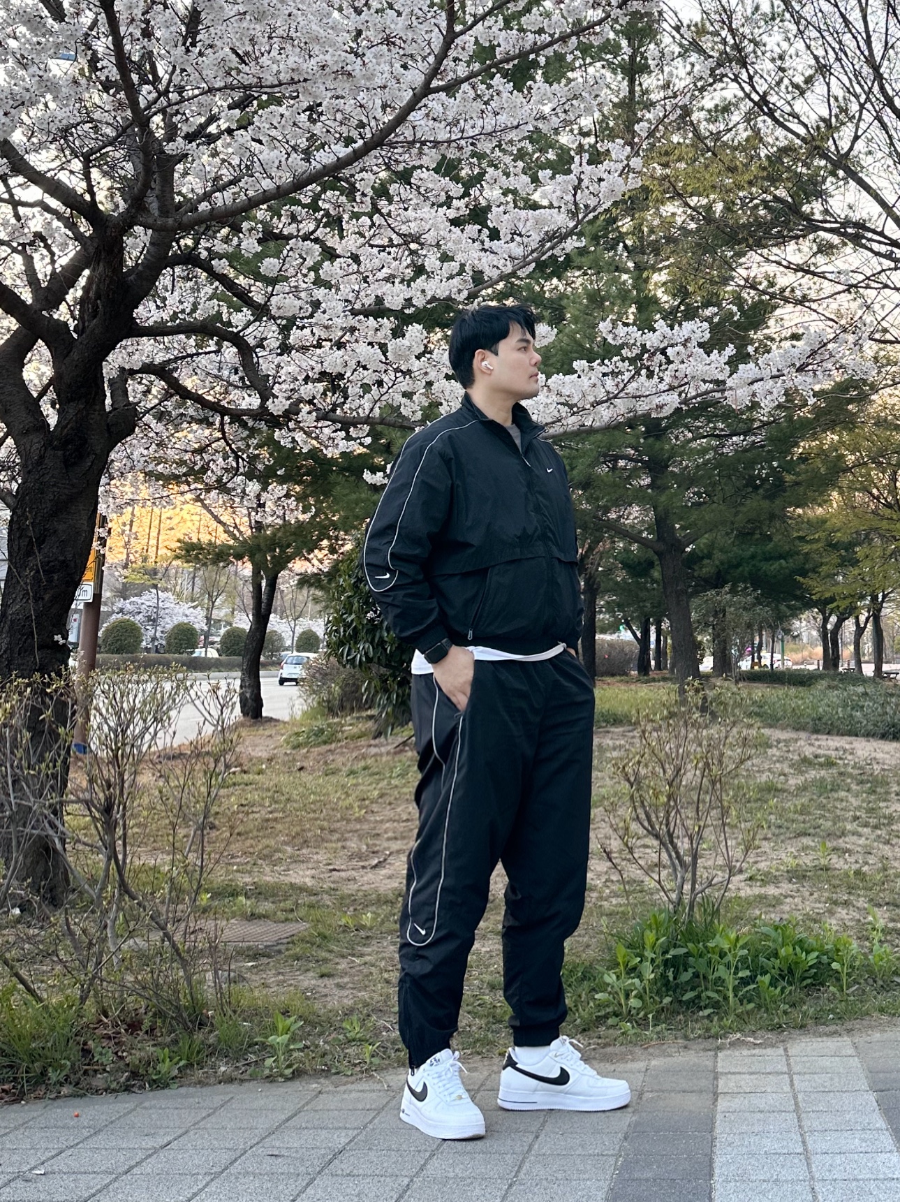Nike Solo Swoosh Track Pants Black - Asia 착용 스타일 - 1