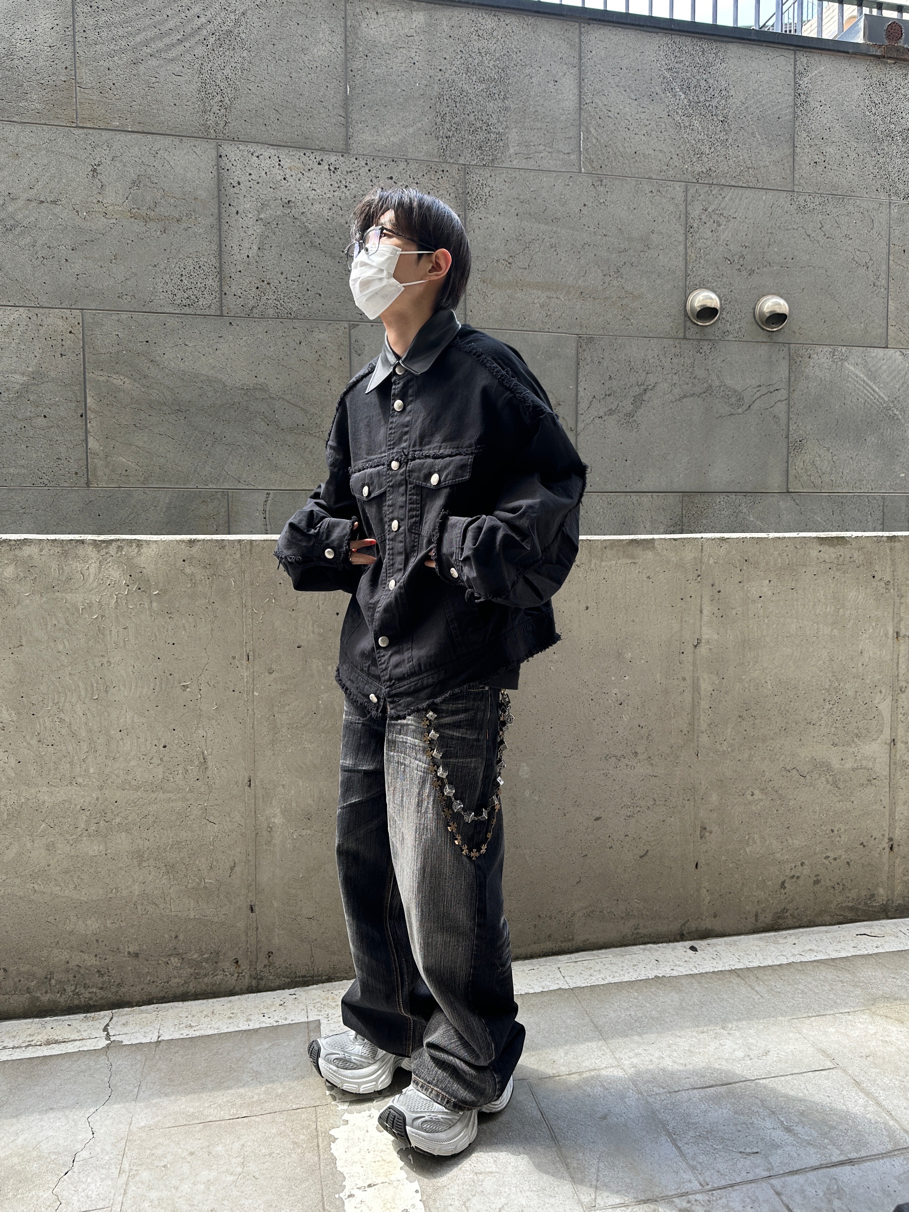 Balenciaga 10XL Sneakers White Grey Silver Black 착용 스타일 - 6