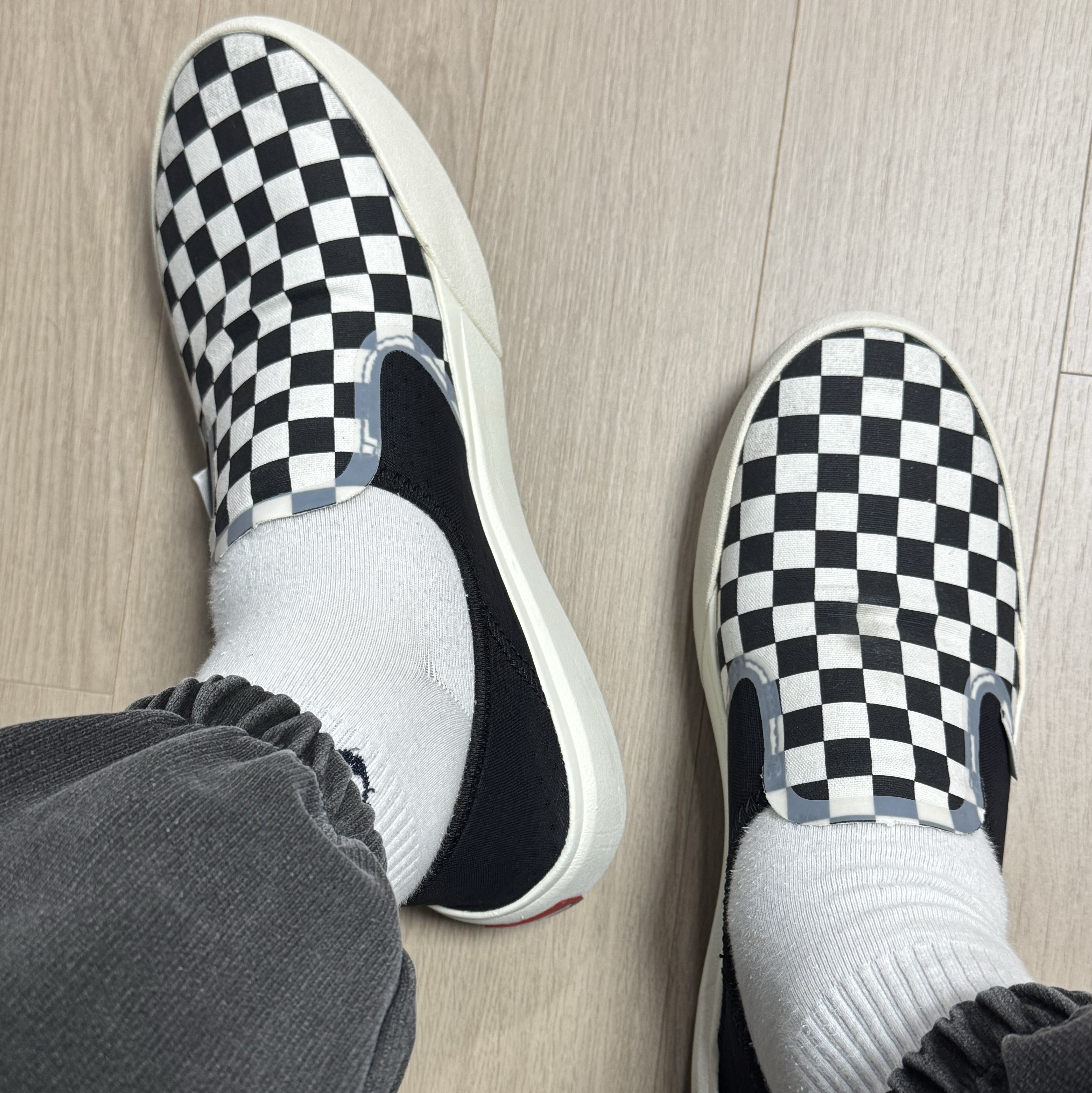 Vans Checkerboard Comfycush One Black 착용 스타일 - 2